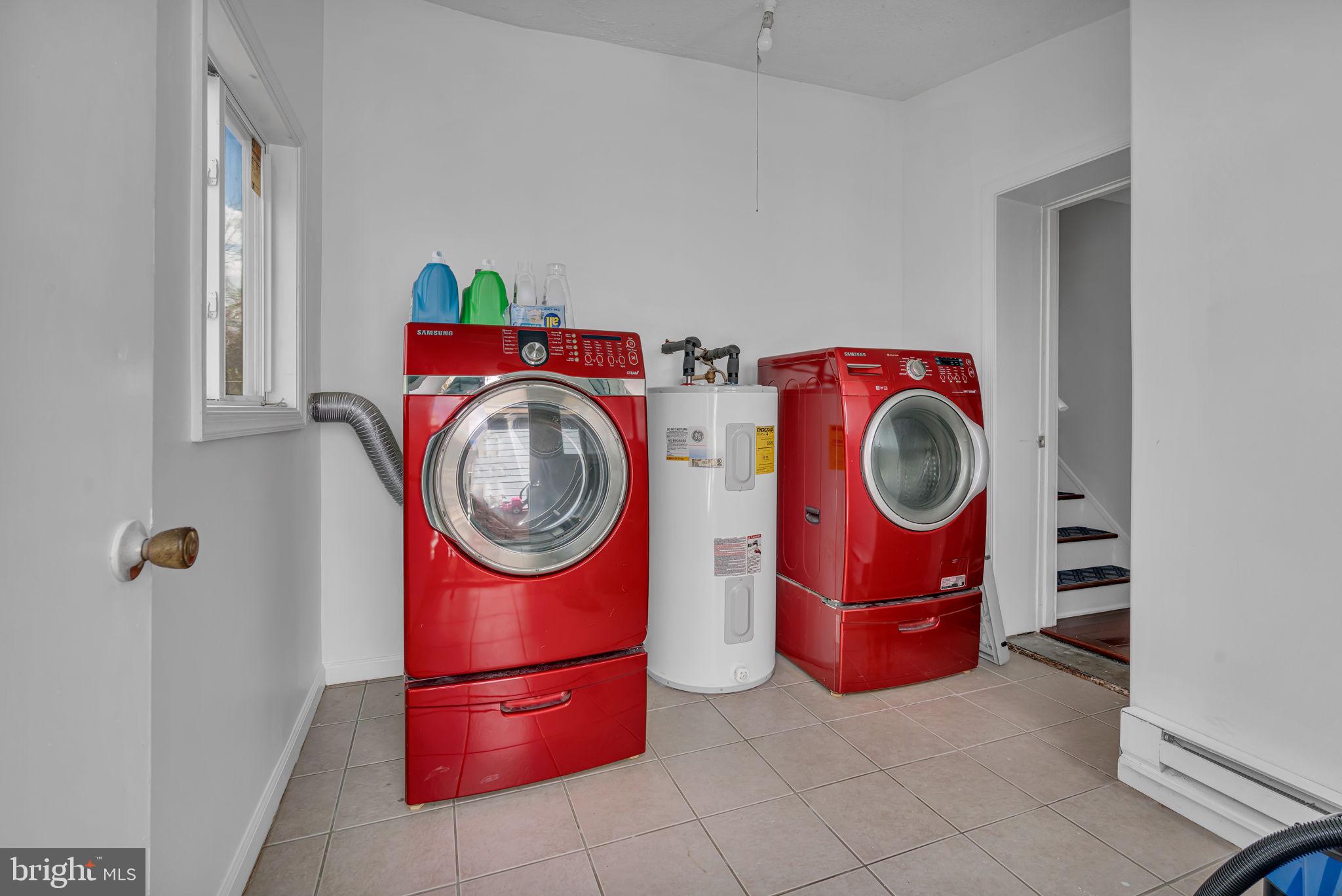 BUCKHALL TOWN - Residential