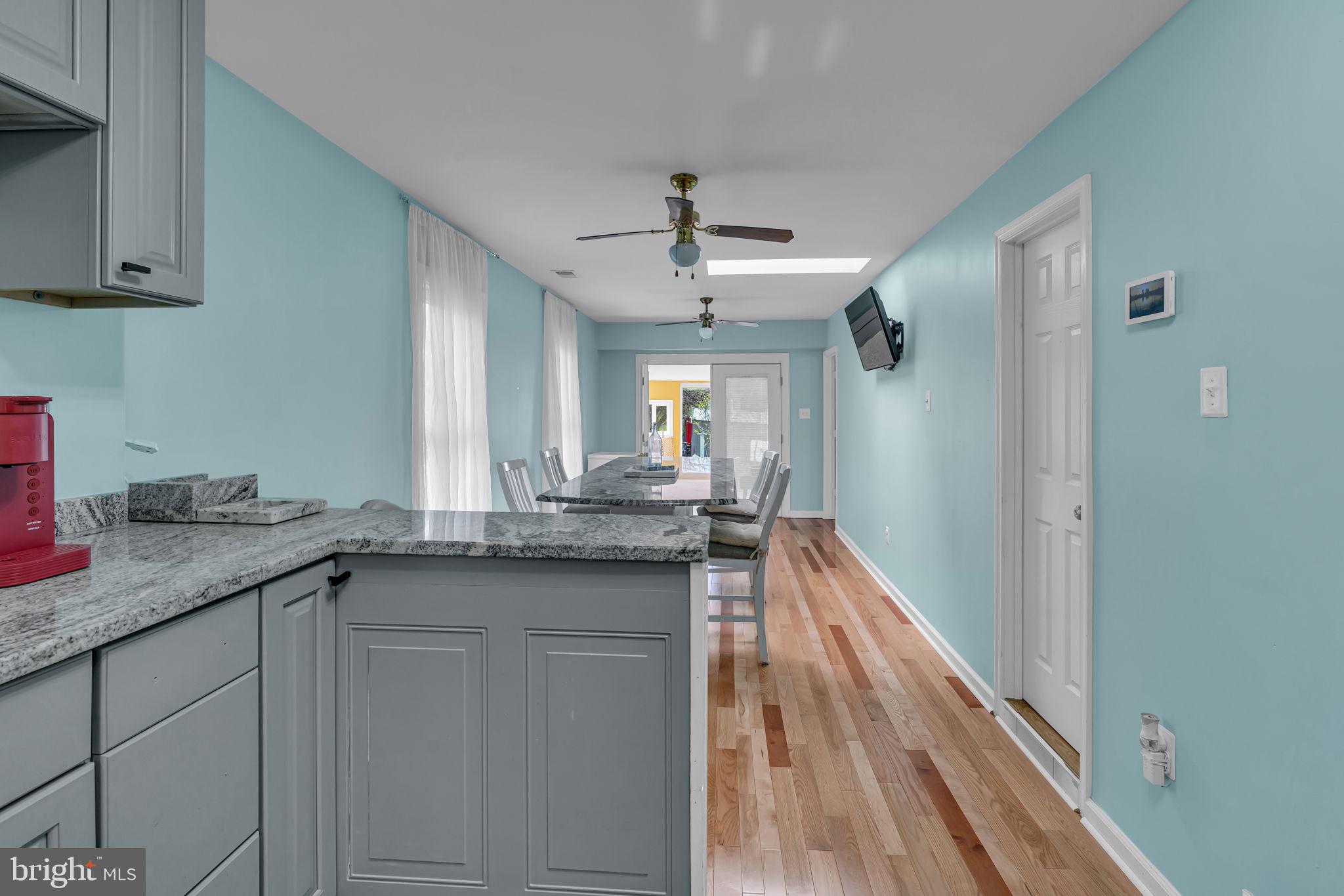 BUCKHALL TOWN - Residential