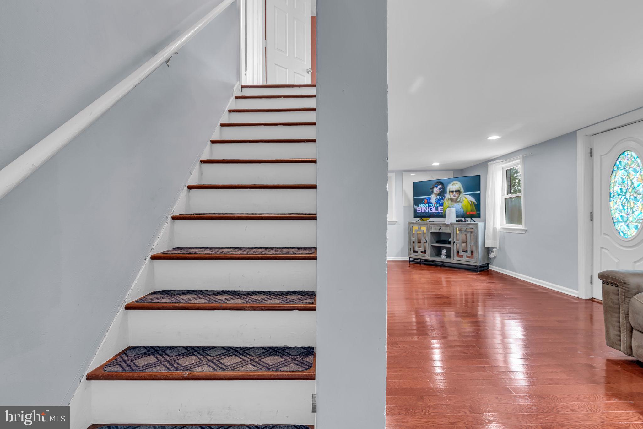 BUCKHALL TOWN - Residential