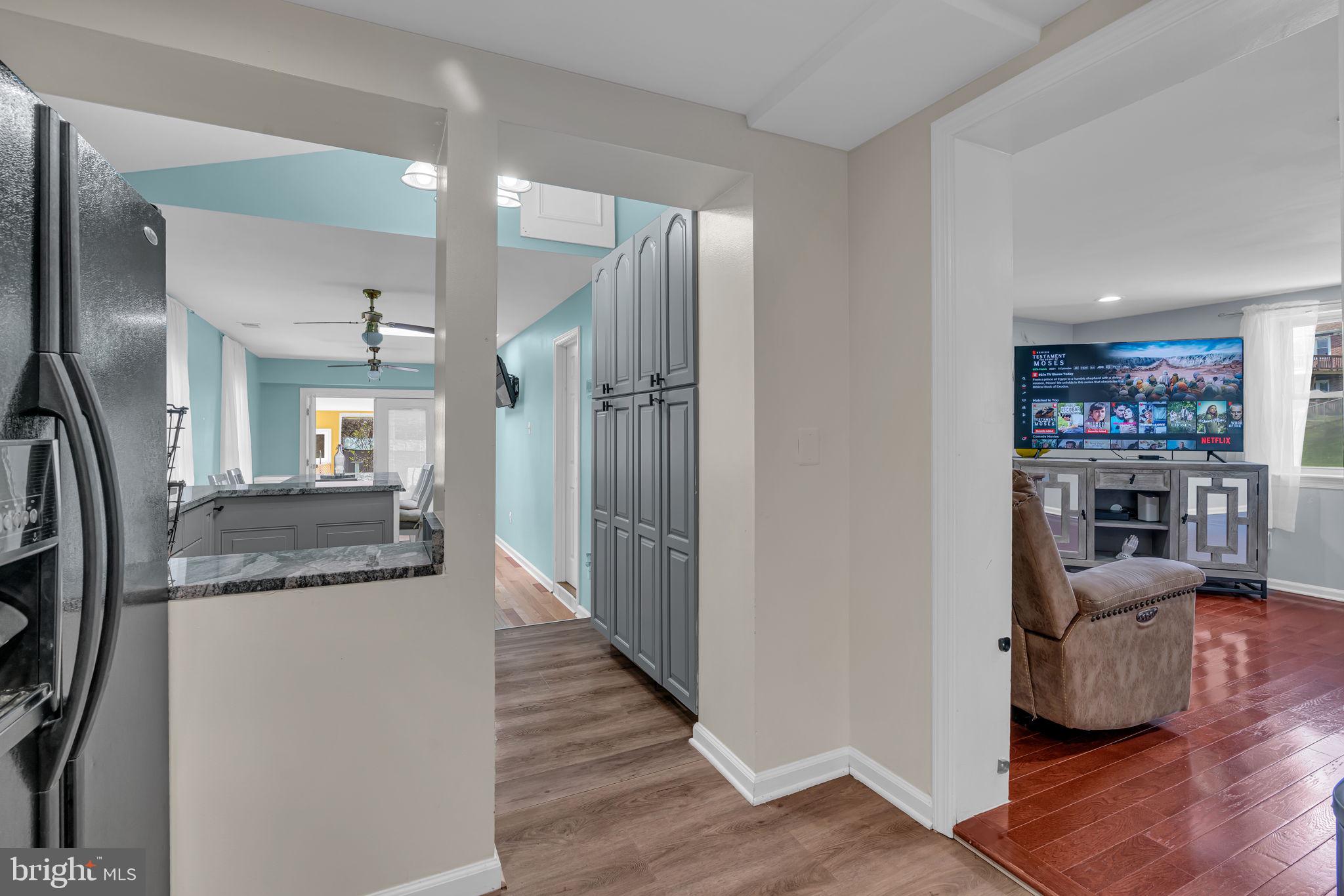 BUCKHALL TOWN - Residential