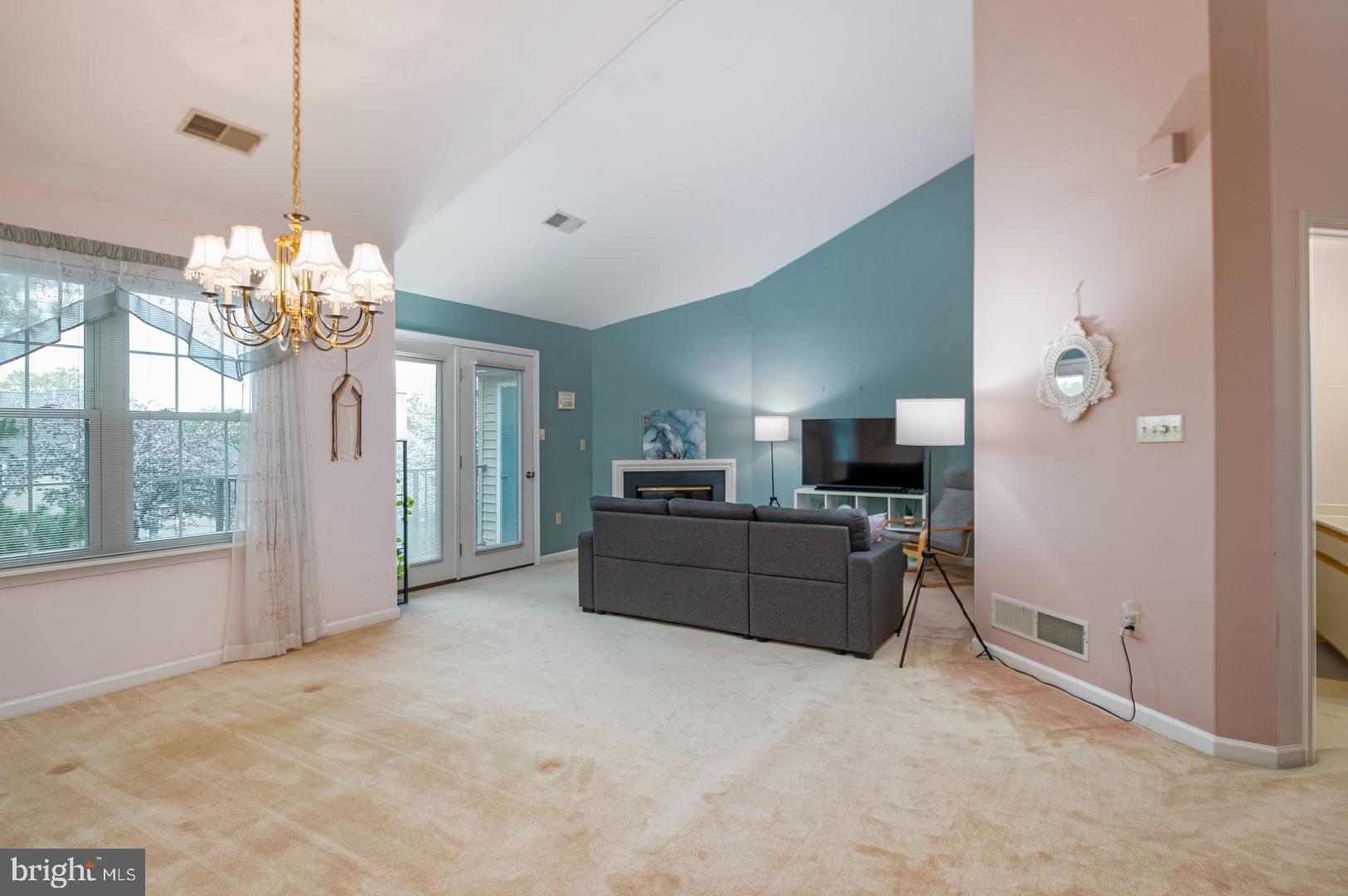 STONE HILL FARMS - Residential