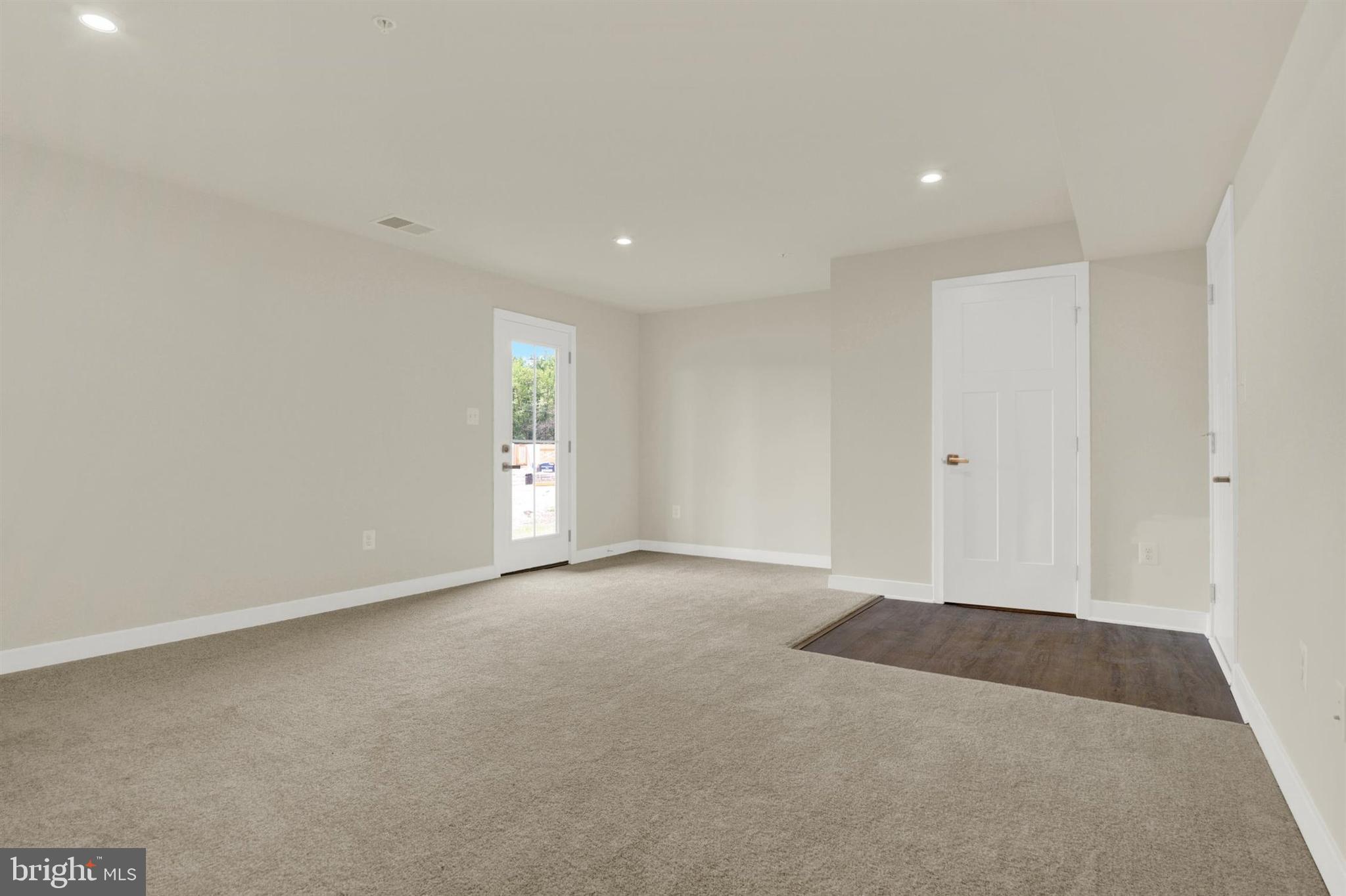 ABERDEEN OVERLOOK - Residential