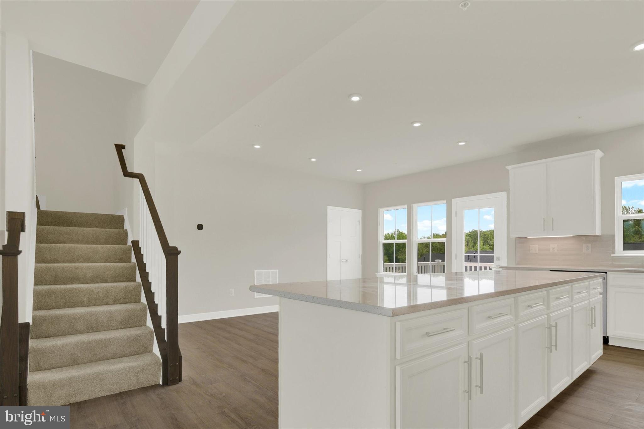 ABERDEEN OVERLOOK - Residential