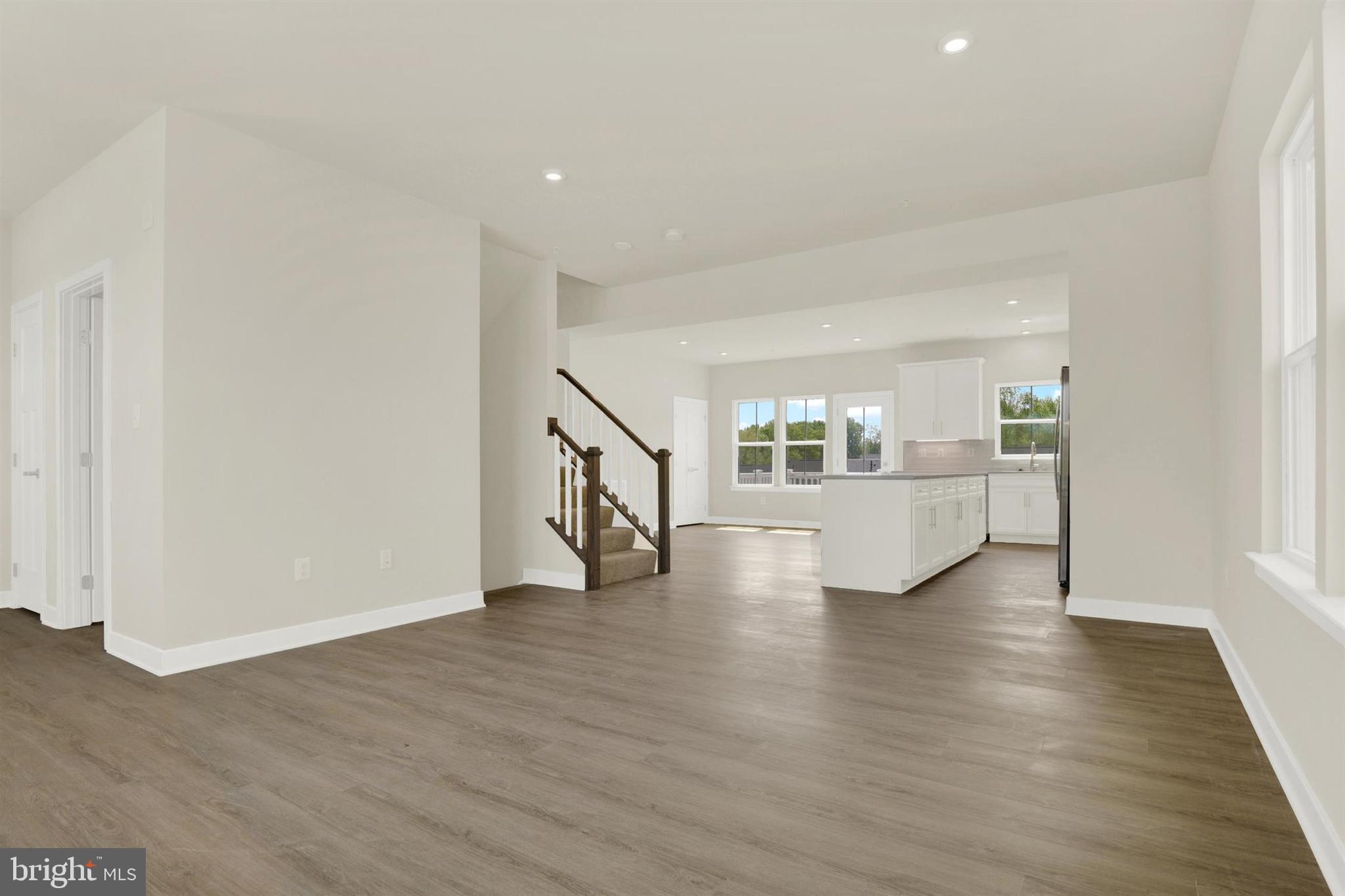 ABERDEEN OVERLOOK - Residential