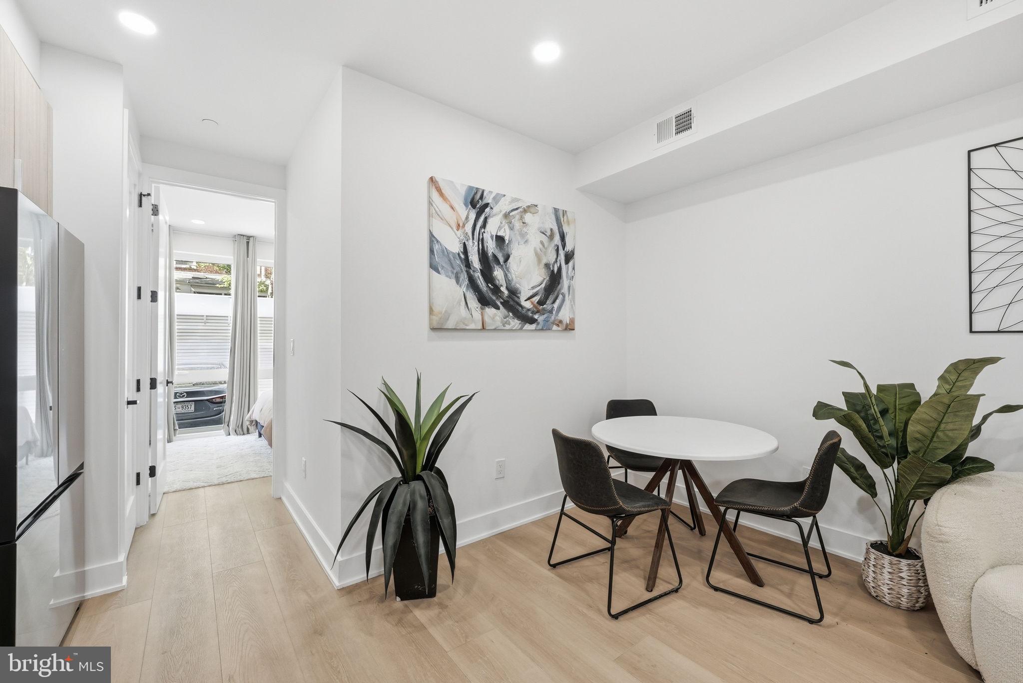 705 QUINCY STREET NE 4