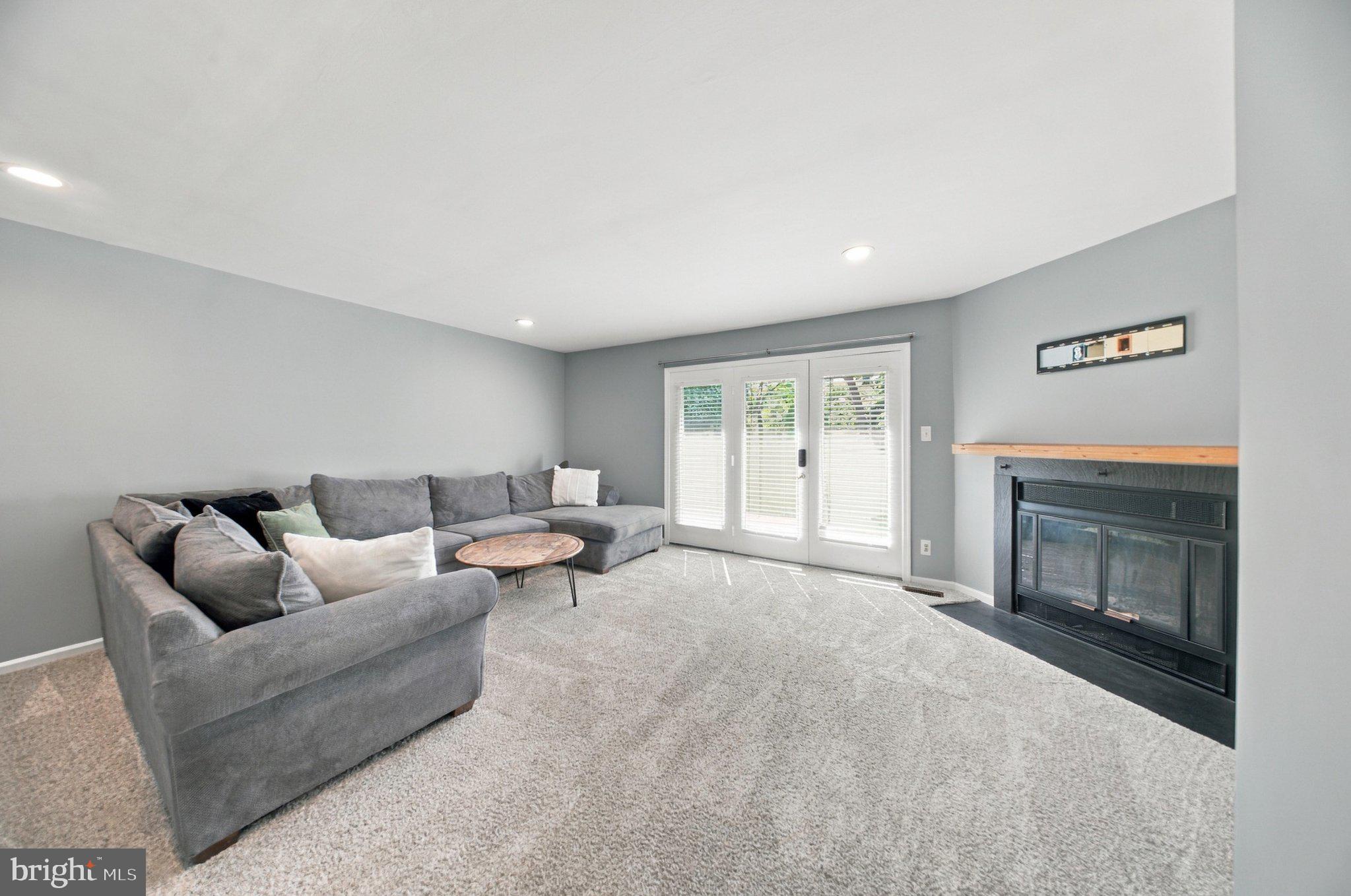2805 CRESTLINE COURT 2805