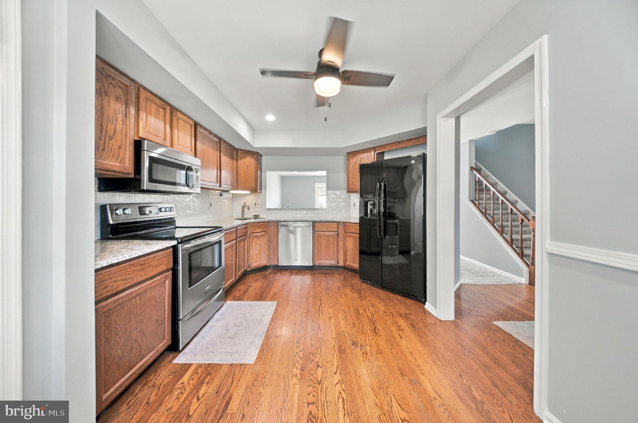 2805 CRESTLINE COURT 2805