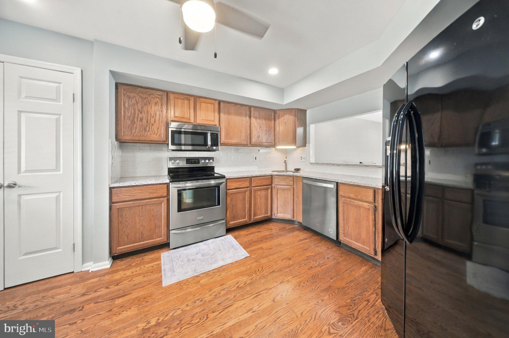 2805 CRESTLINE COURT 2805