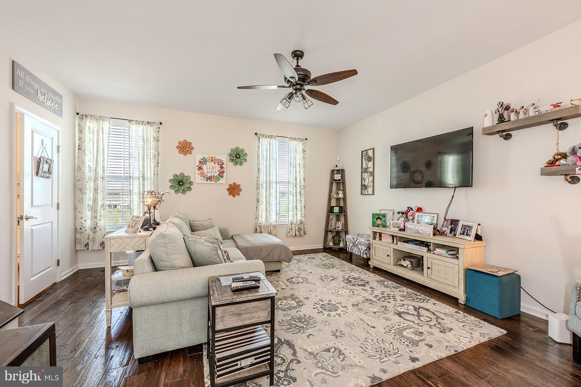 BRADLEY SQUARE - Residential