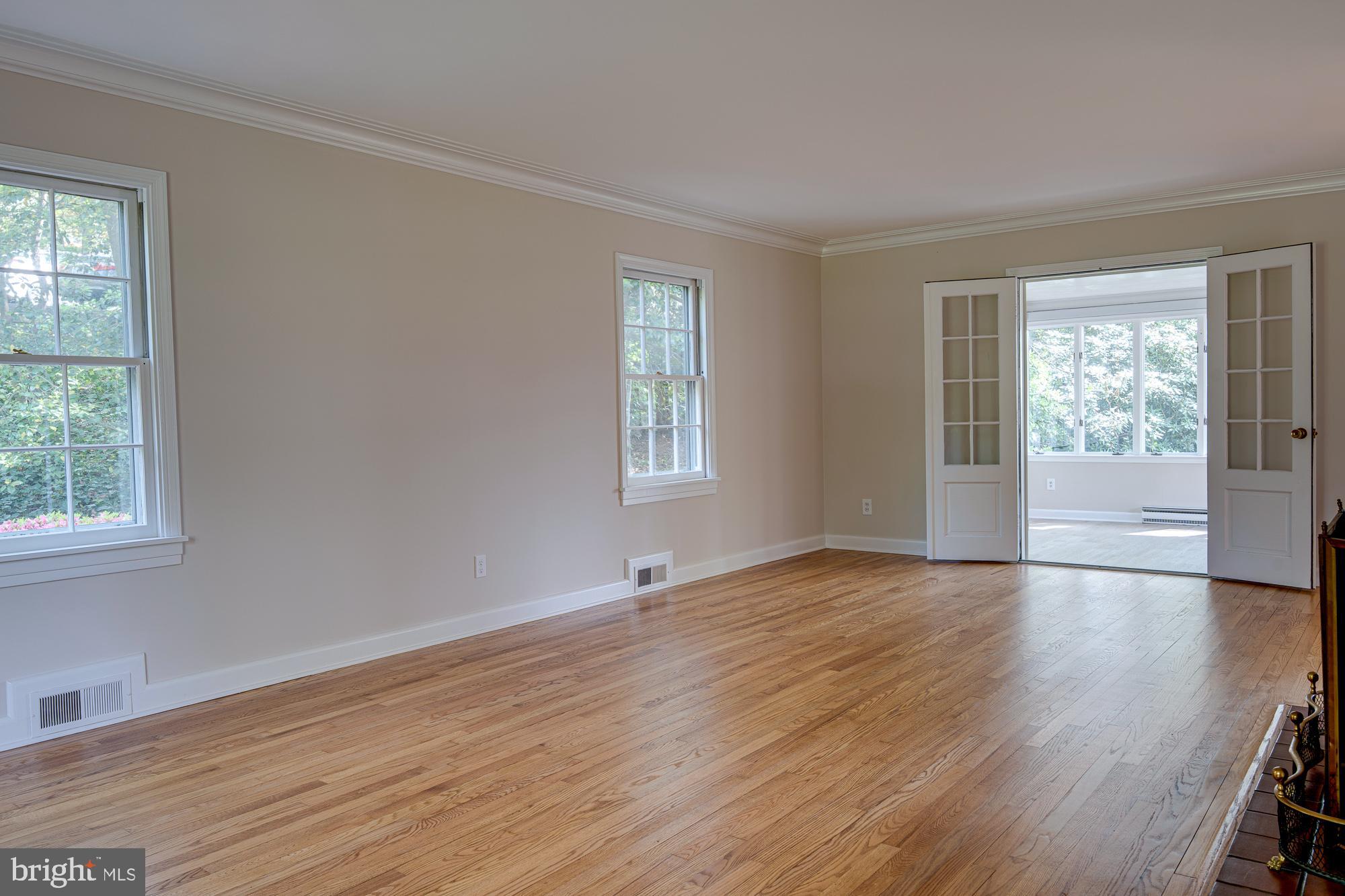 ROUND BAY - Residential Lease