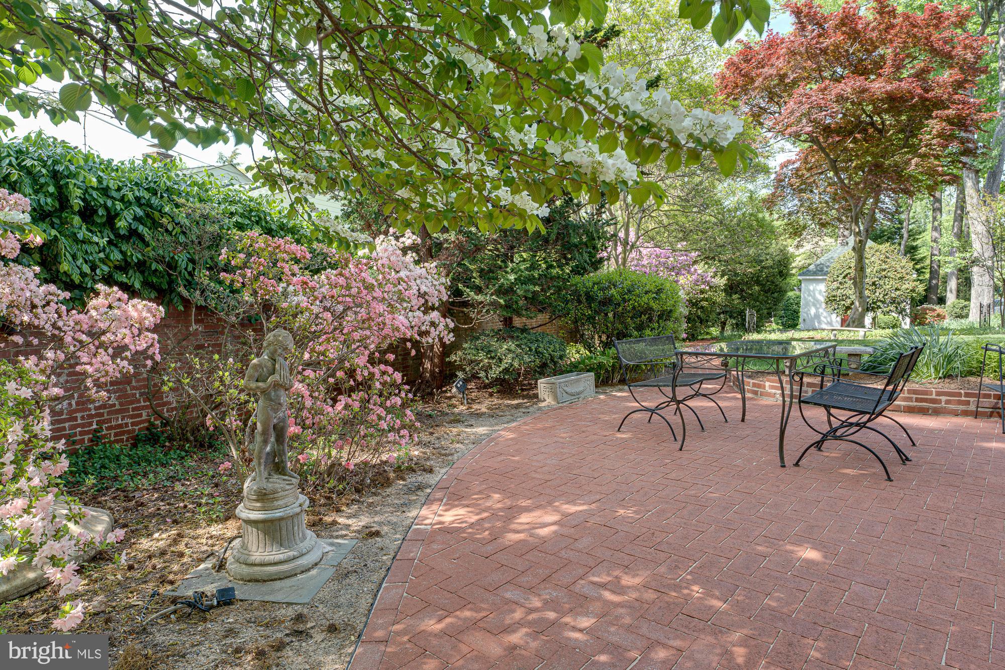 ROUND BAY - Residential Lease