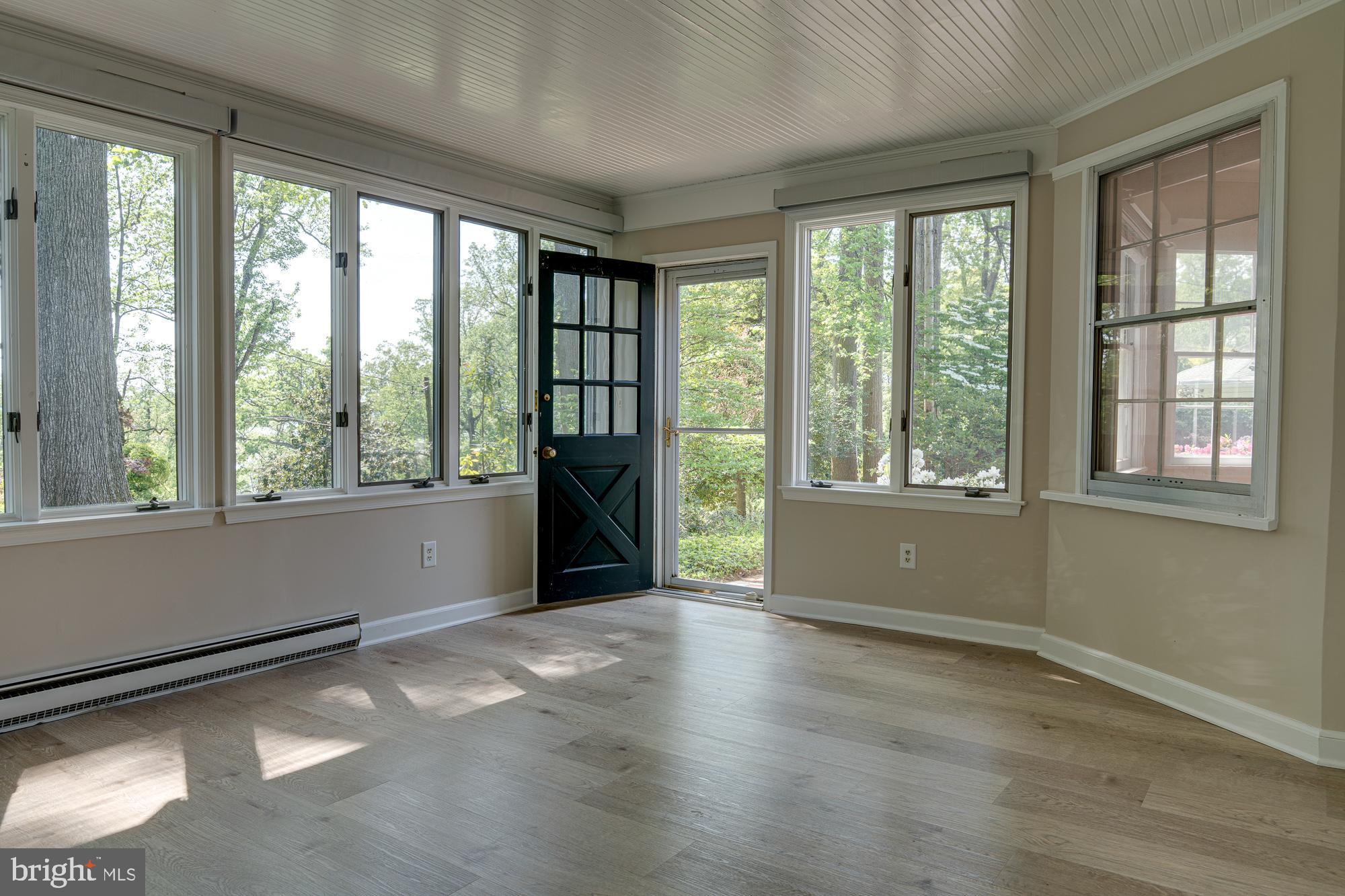 ROUND BAY - Residential Lease