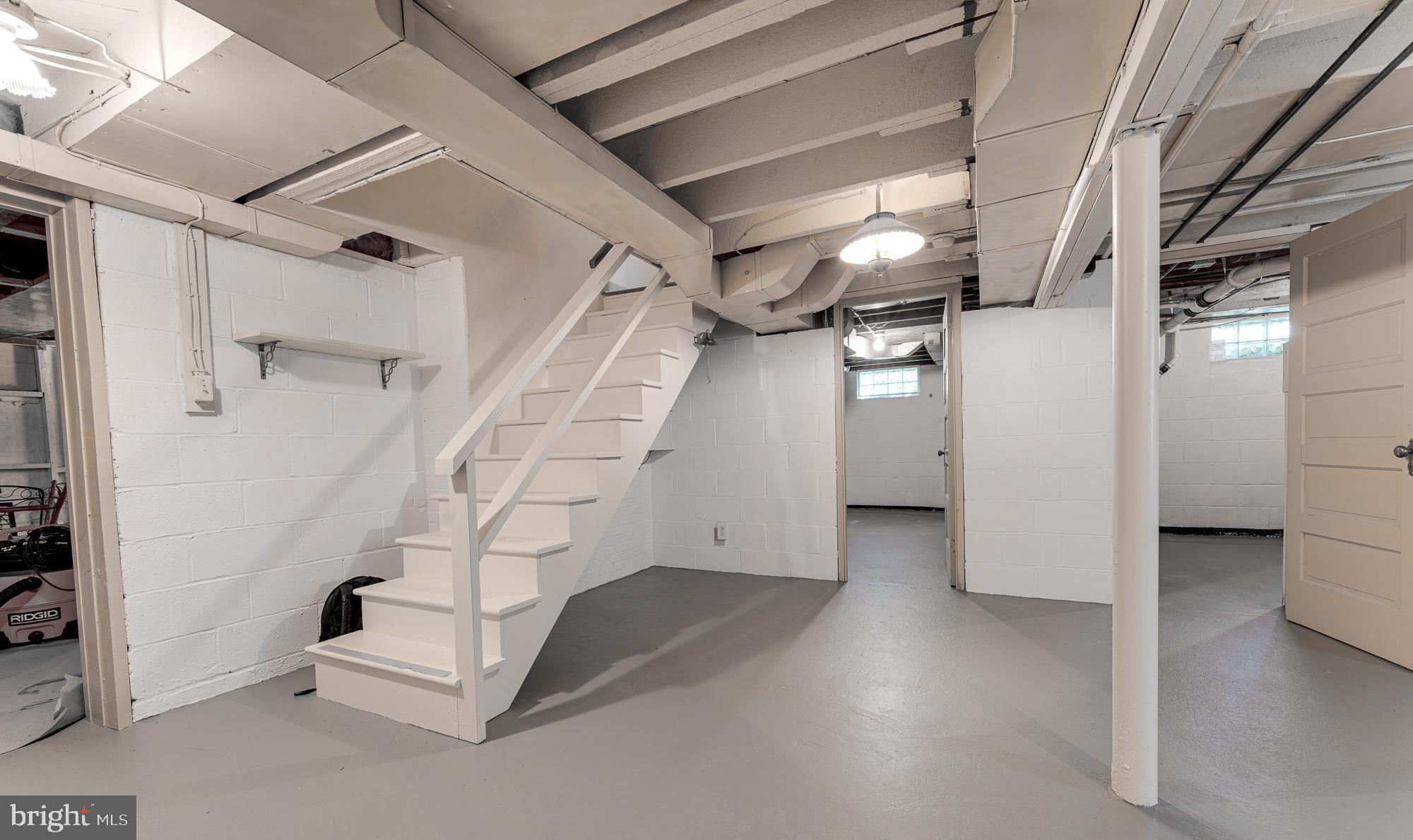 ROUND BAY - Residential Lease