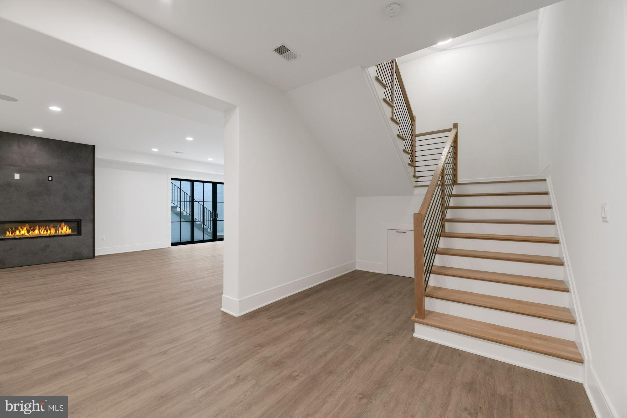 CHESTERBROOK WOODS - Residential