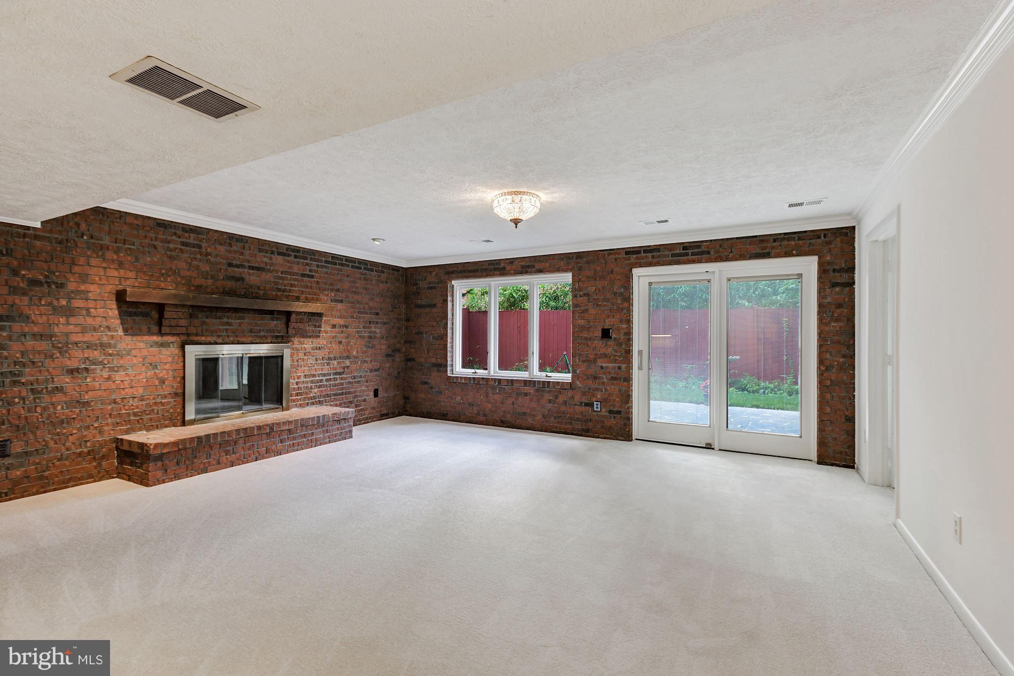 CLARENDON - Residential