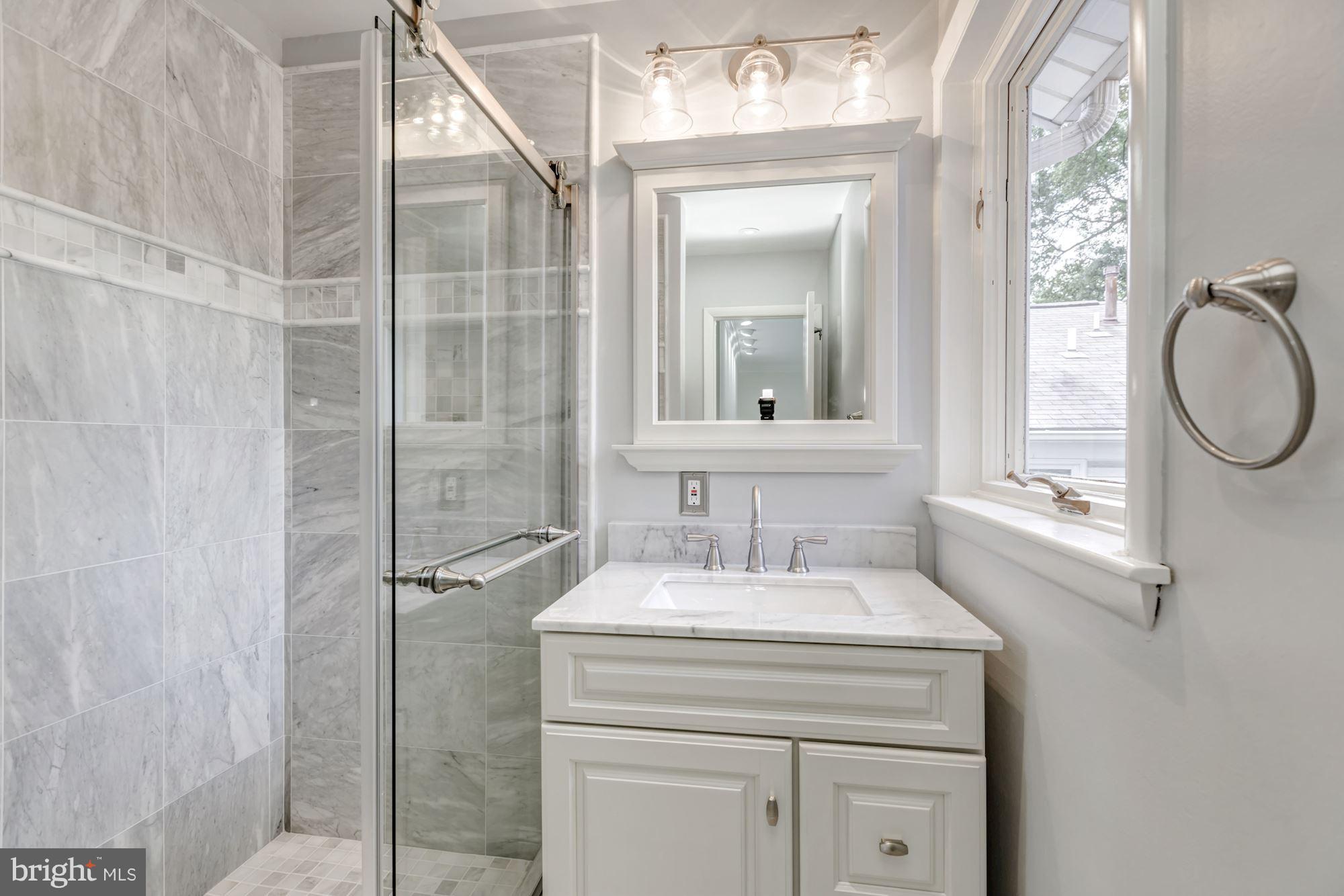 CLARENDON - Residential