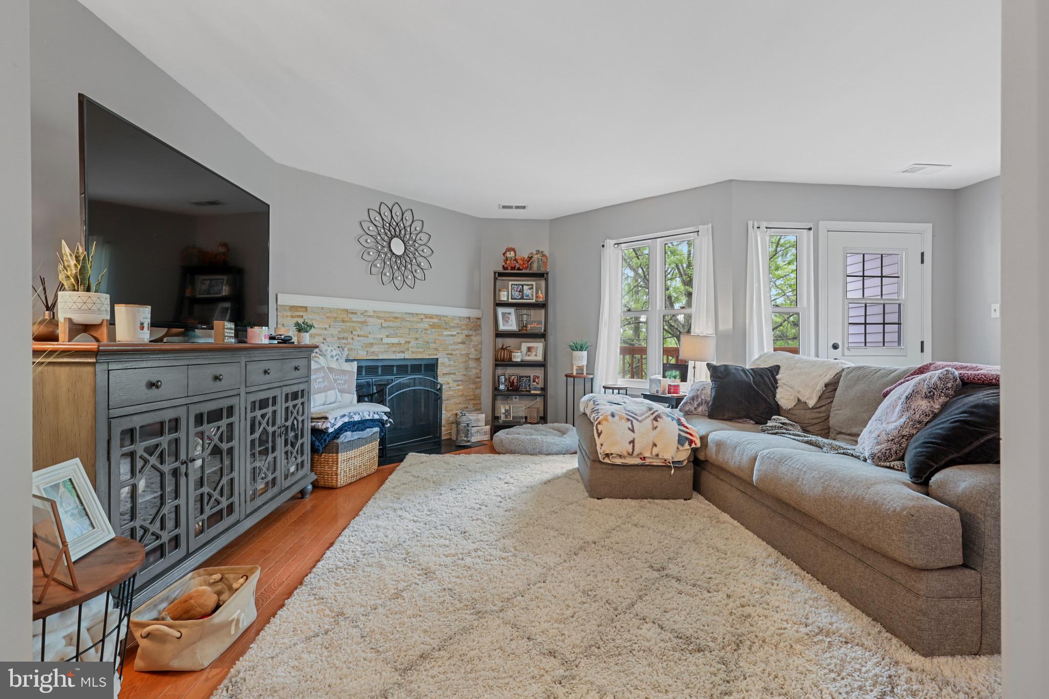 RIVERCHASE - Residential Lease