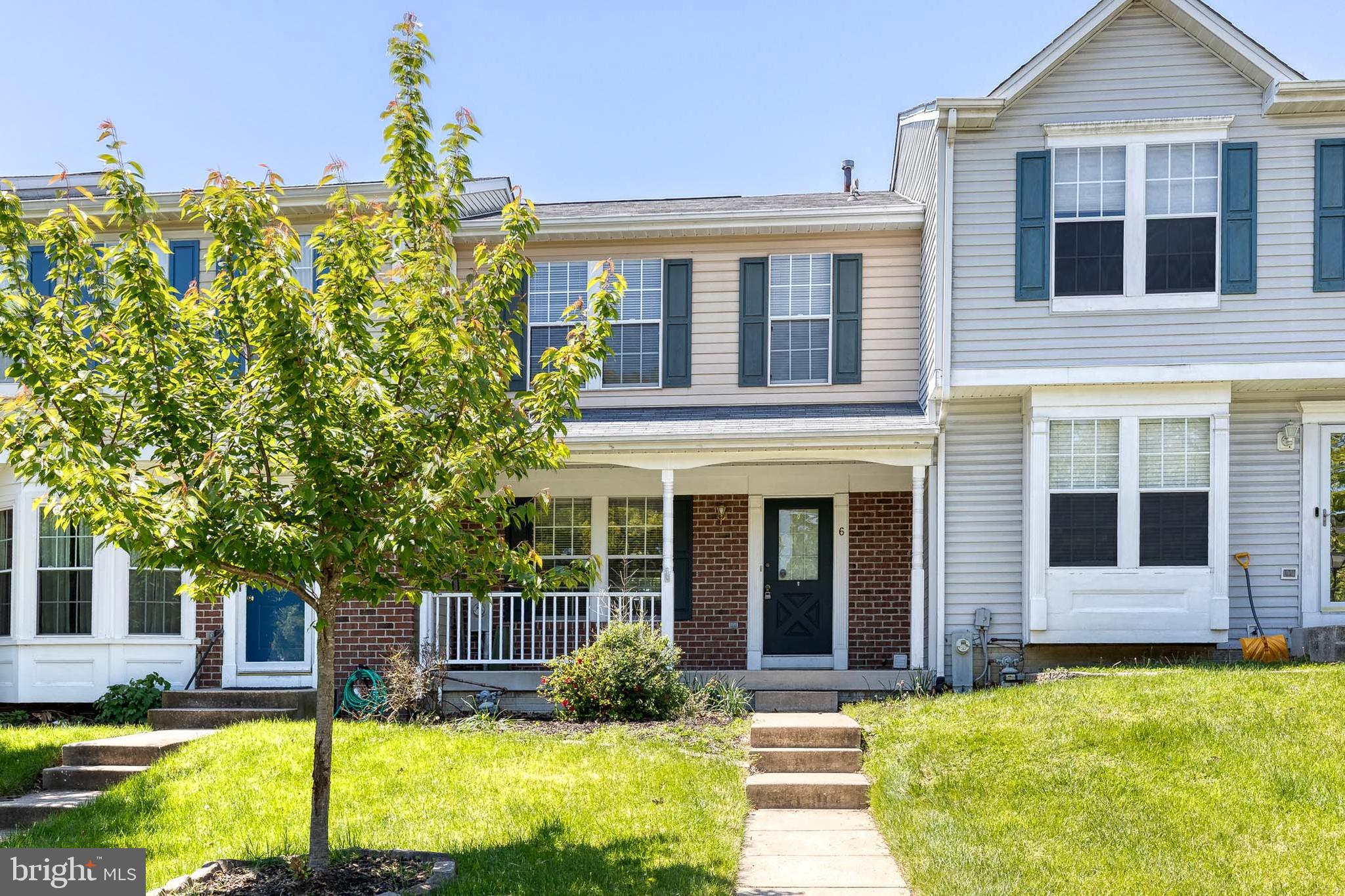 6 SANDVIEW COURT