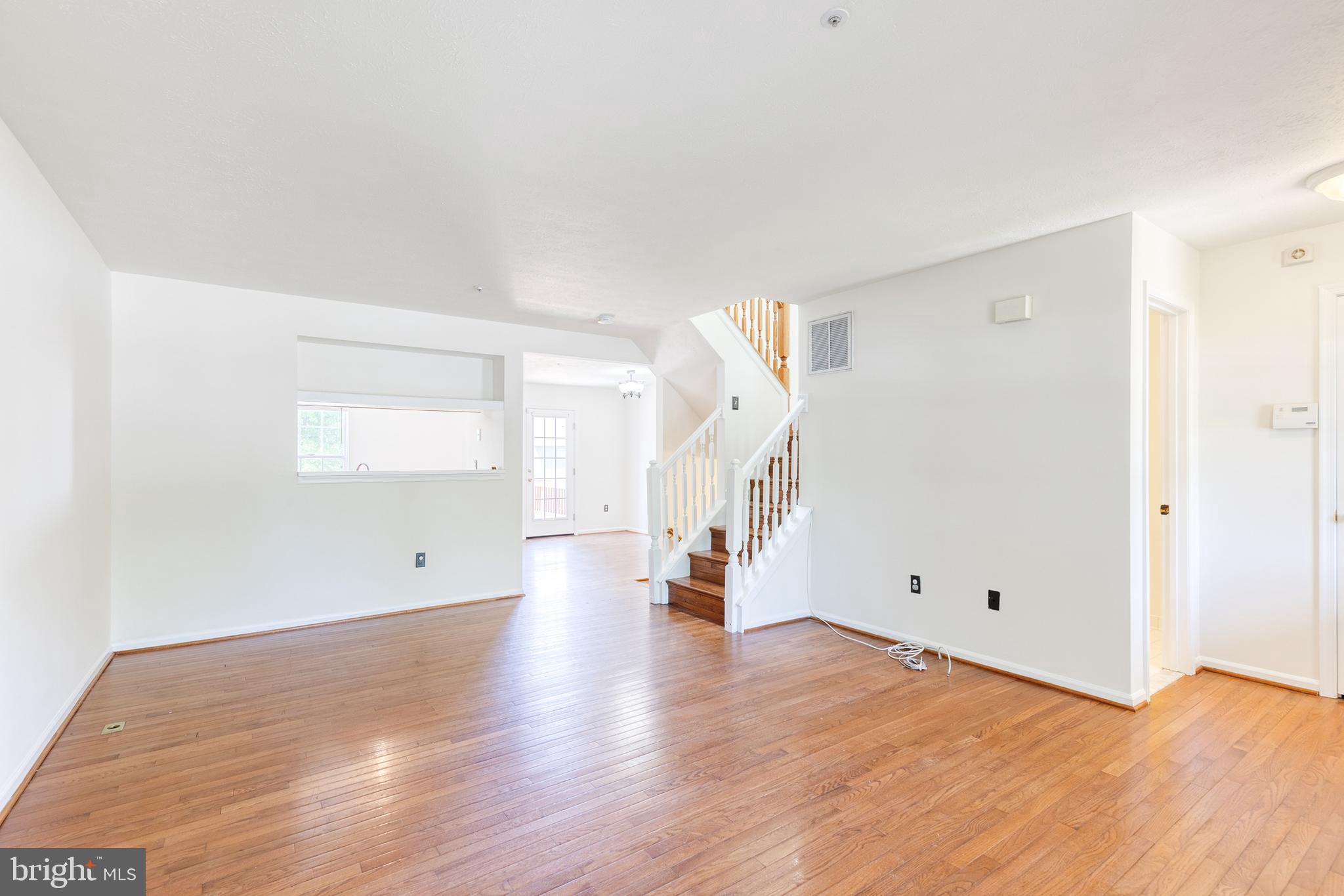6 SANDVIEW COURT