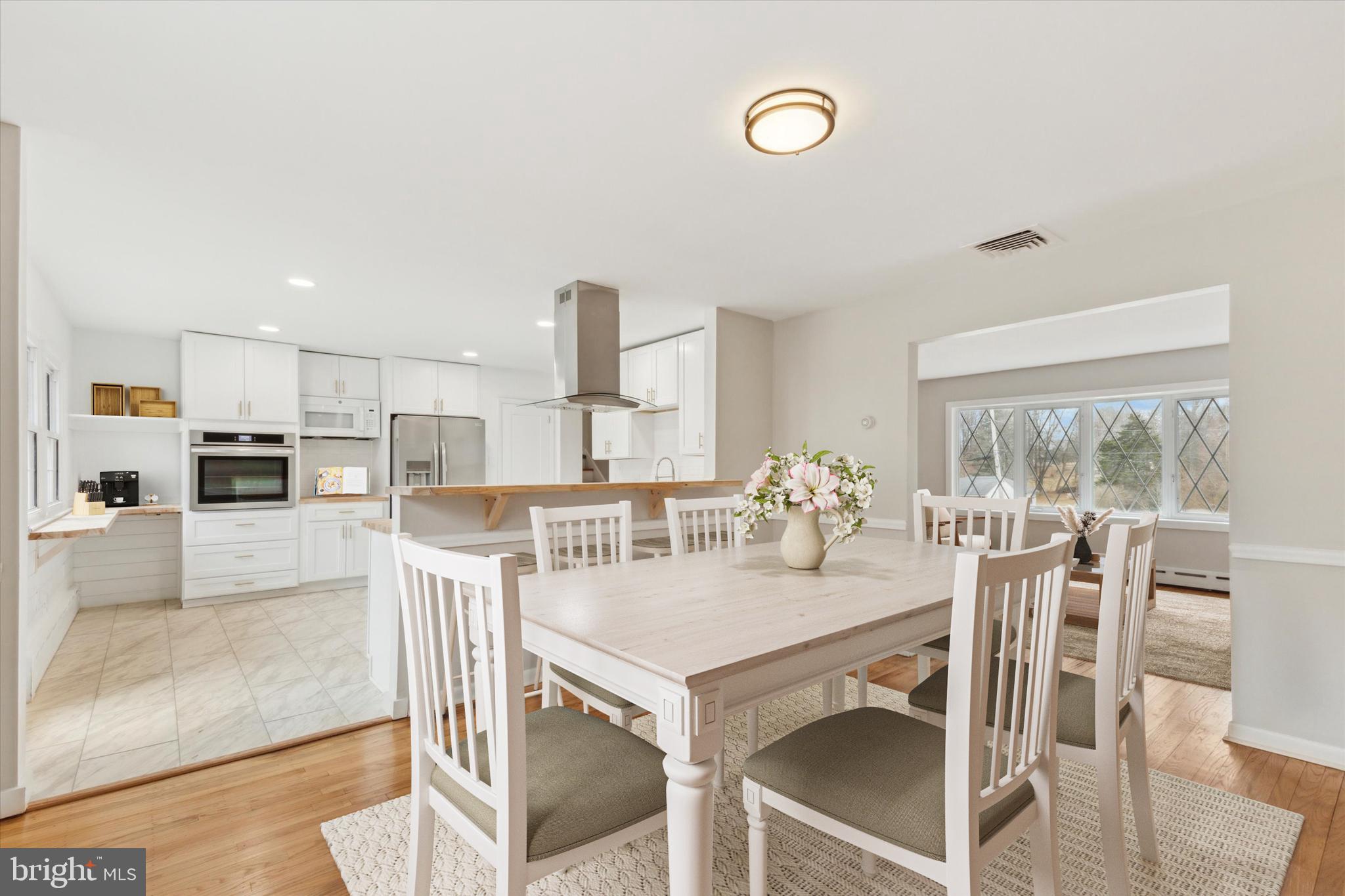 1619 CHRISTINE LANE