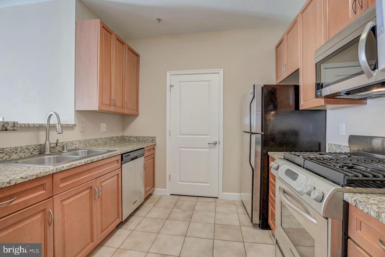 1111 25TH STREET NW 923