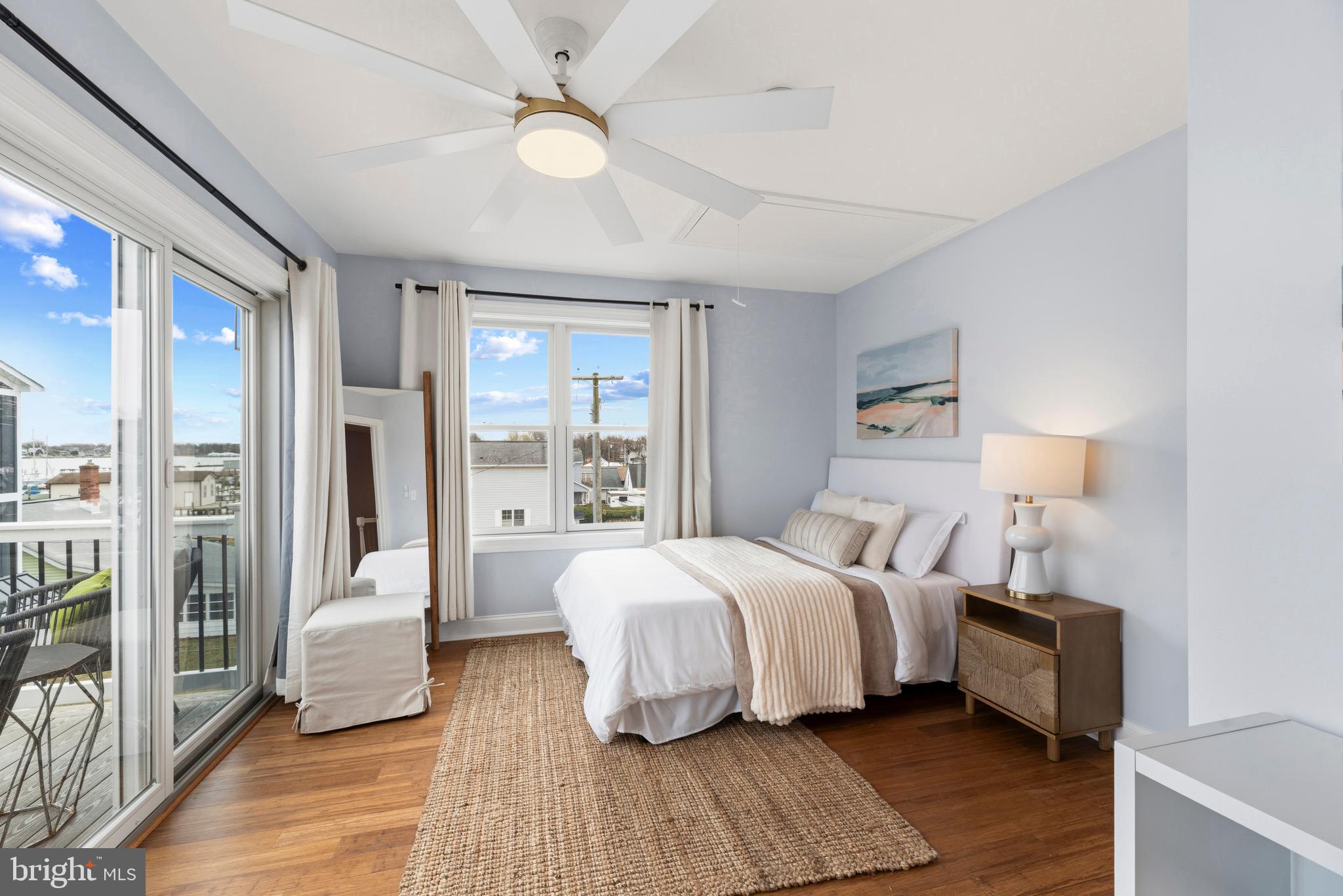 SELBY ON THE BAY - Residential