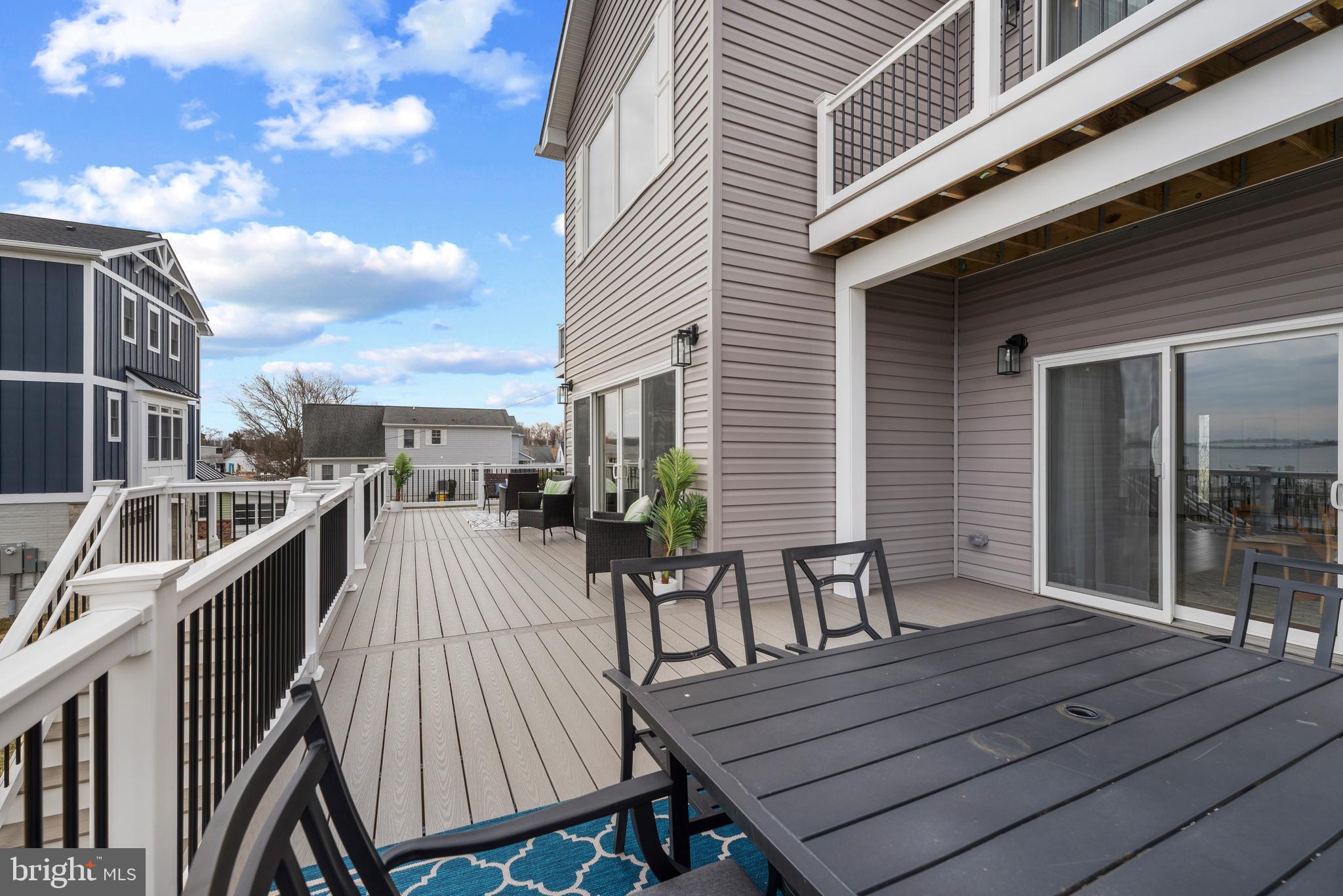 SELBY ON THE BAY - Residential