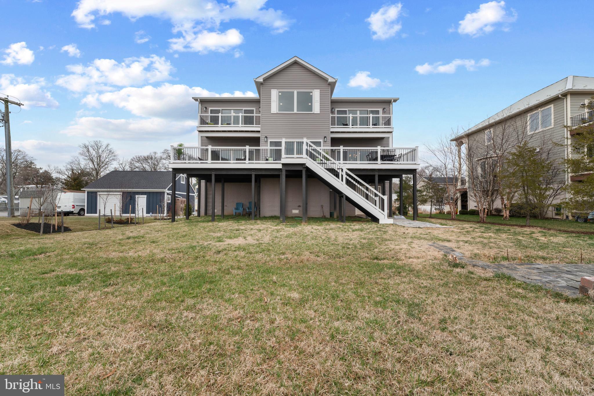 SELBY ON THE BAY - Residential