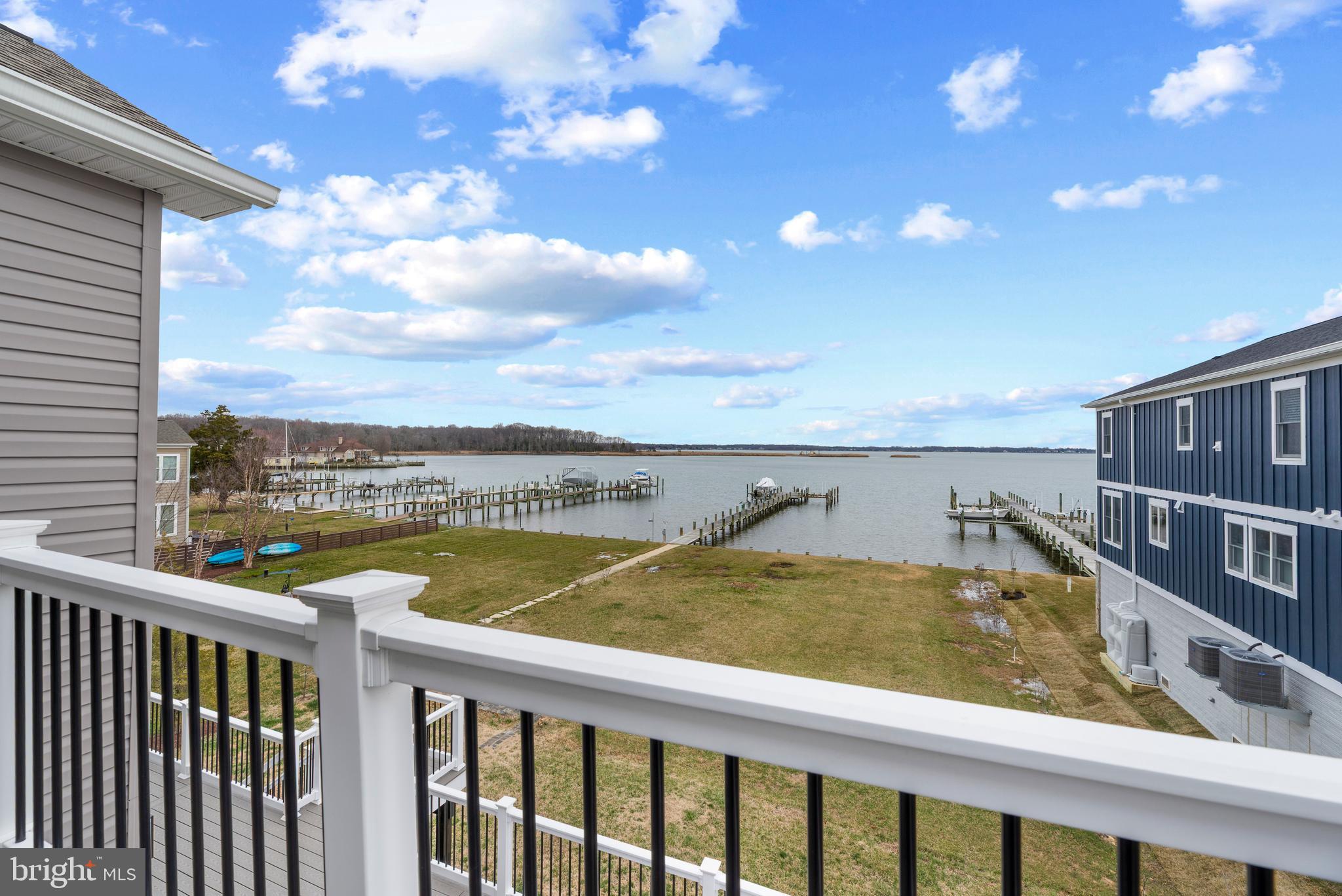 SELBY ON THE BAY - Residential