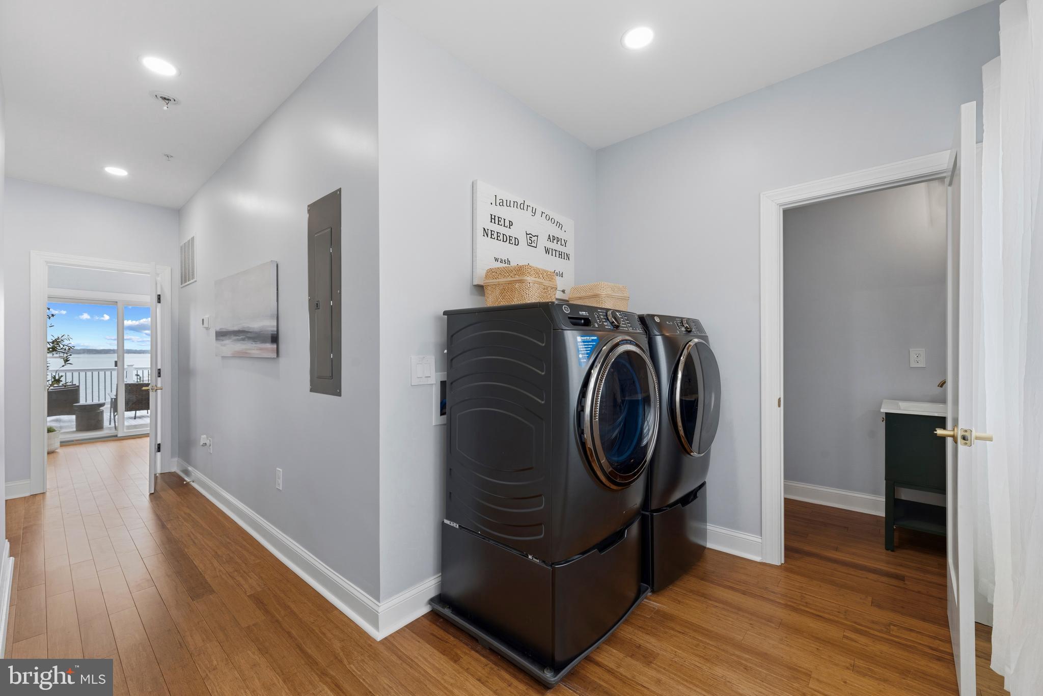 SELBY ON THE BAY - Residential