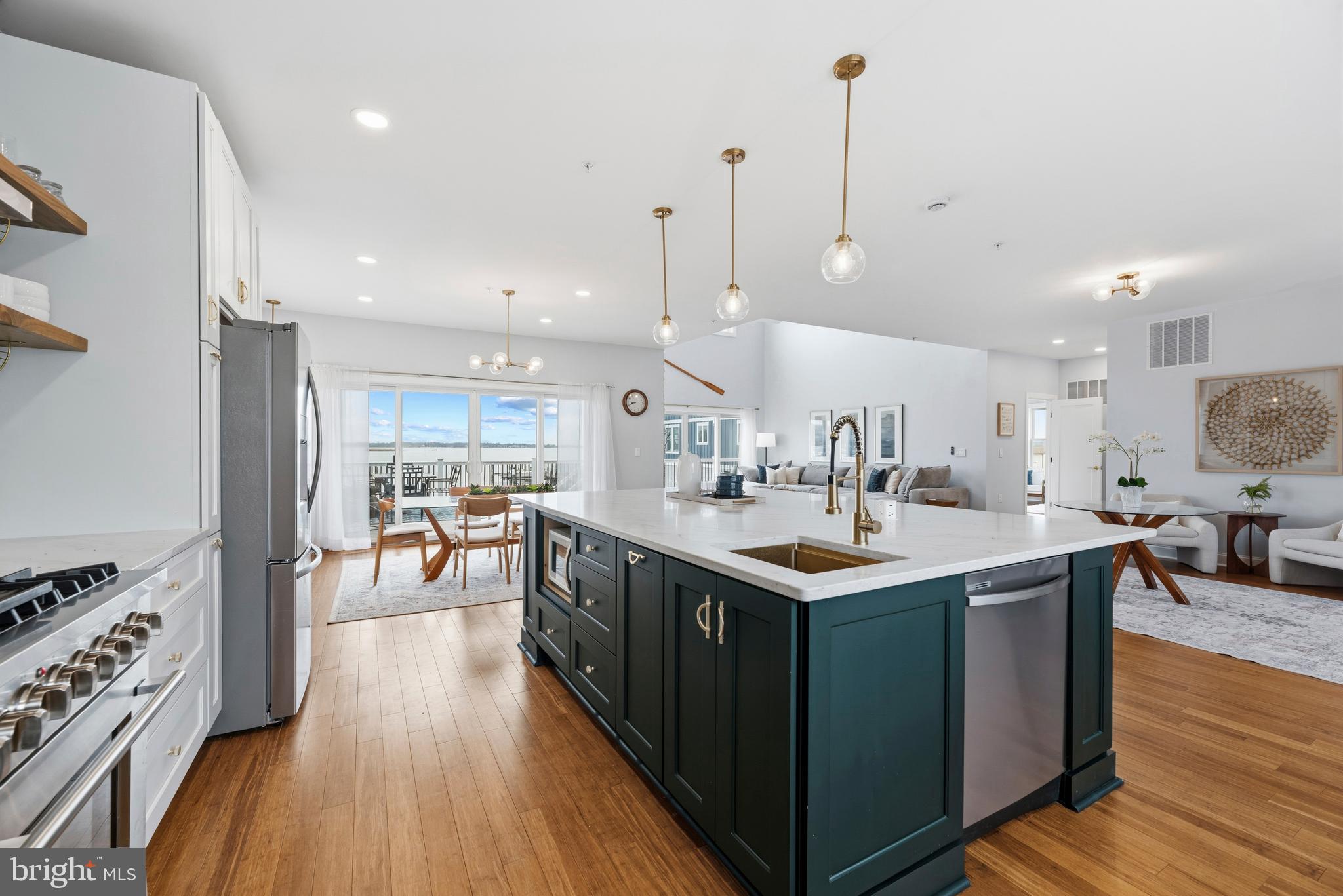 SELBY ON THE BAY - Residential