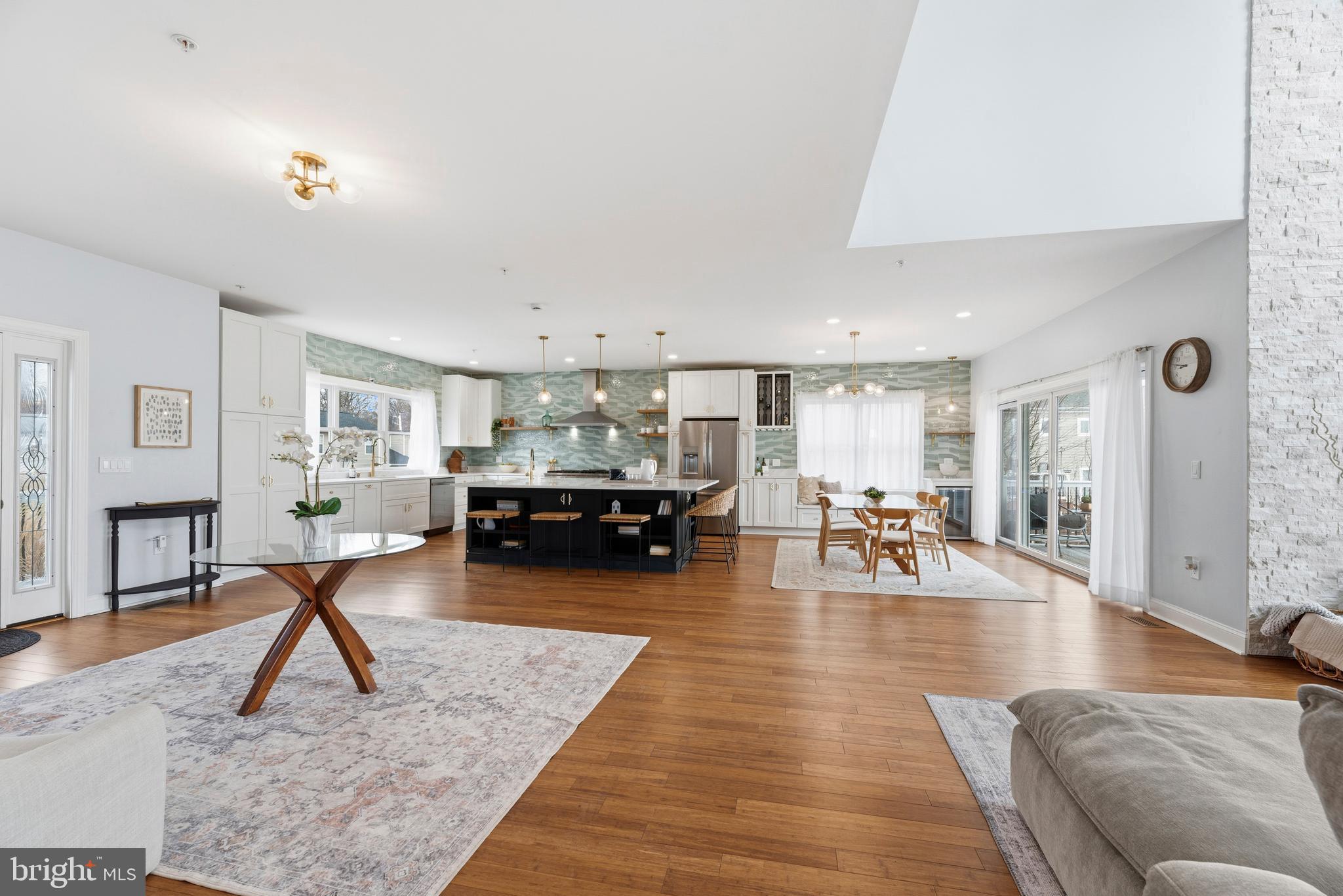 SELBY ON THE BAY - Residential