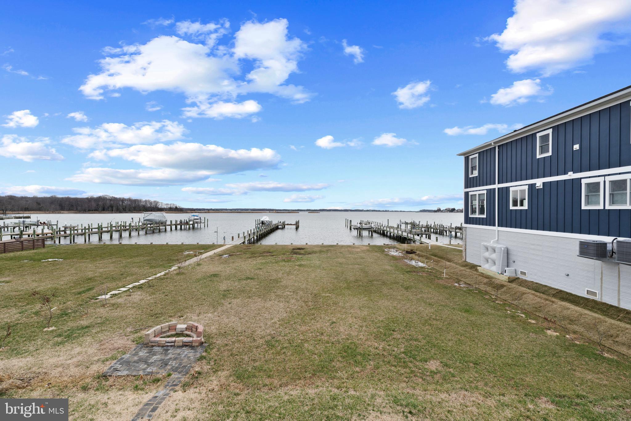 SELBY ON THE BAY - Residential