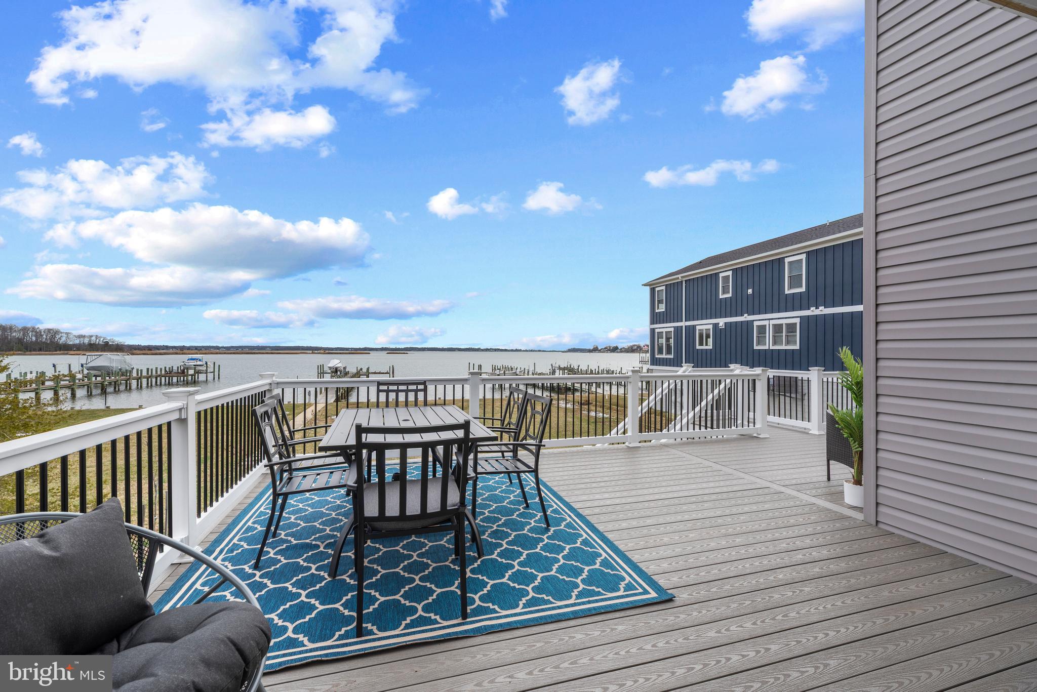 SELBY ON THE BAY - Residential