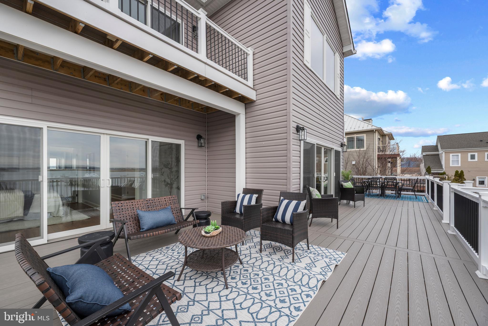 SELBY ON THE BAY - Residential