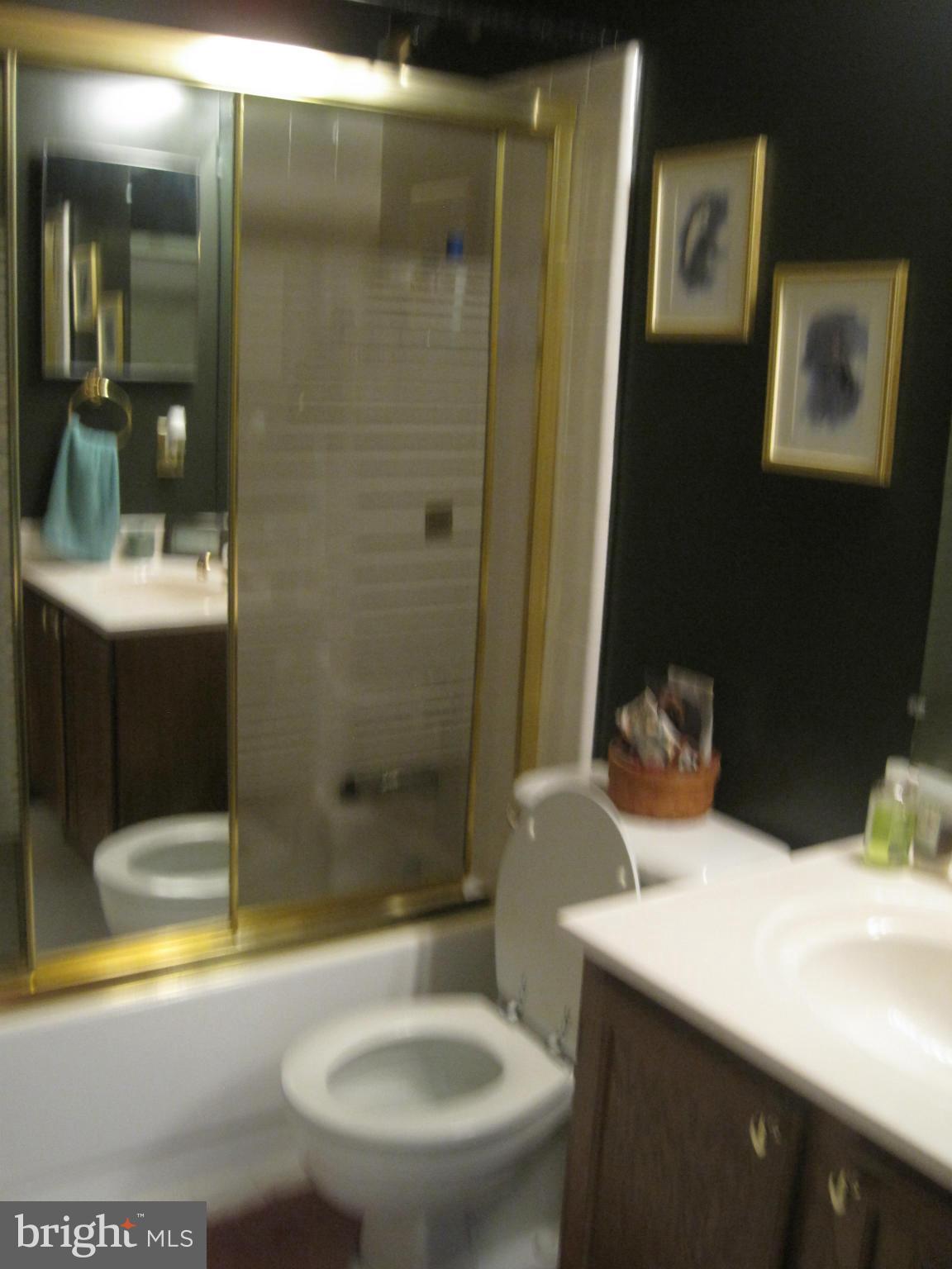 KINGSTOWNE - Residential Lease