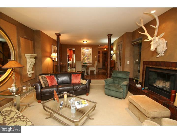 LOGAN SQUARE - Residential