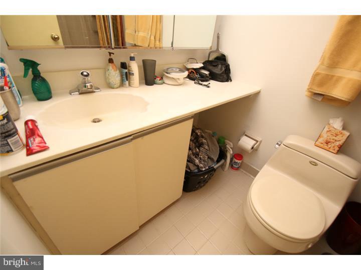 LOGAN SQUARE - Residential