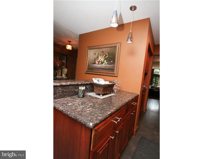 LOGAN SQUARE - Residential