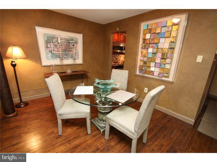 LOGAN SQUARE - Residential