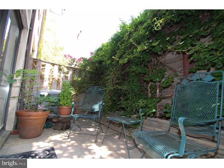 LOGAN SQUARE - Residential