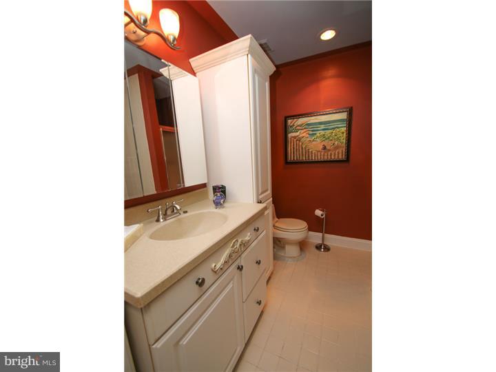 LOGAN SQUARE - Residential