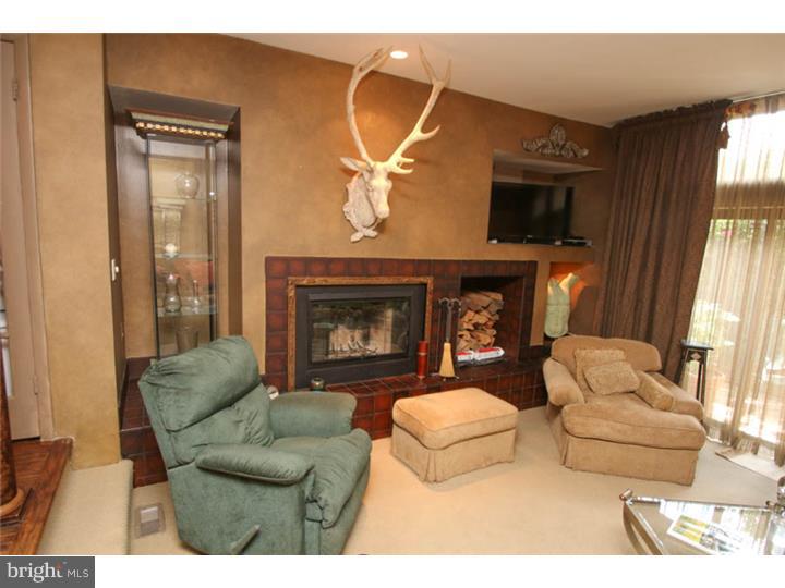 LOGAN SQUARE - Residential