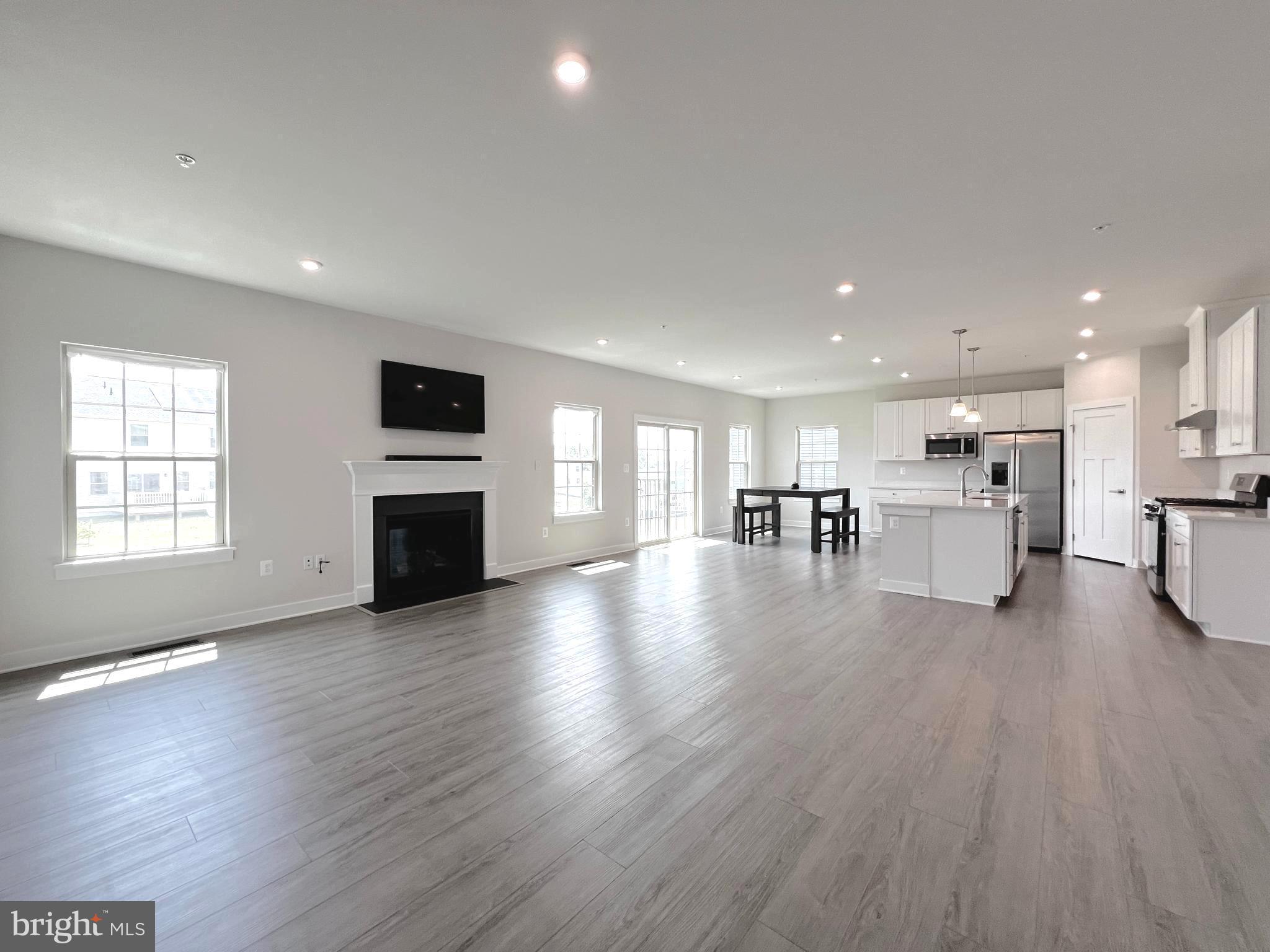 CANTER CREEK - Residential