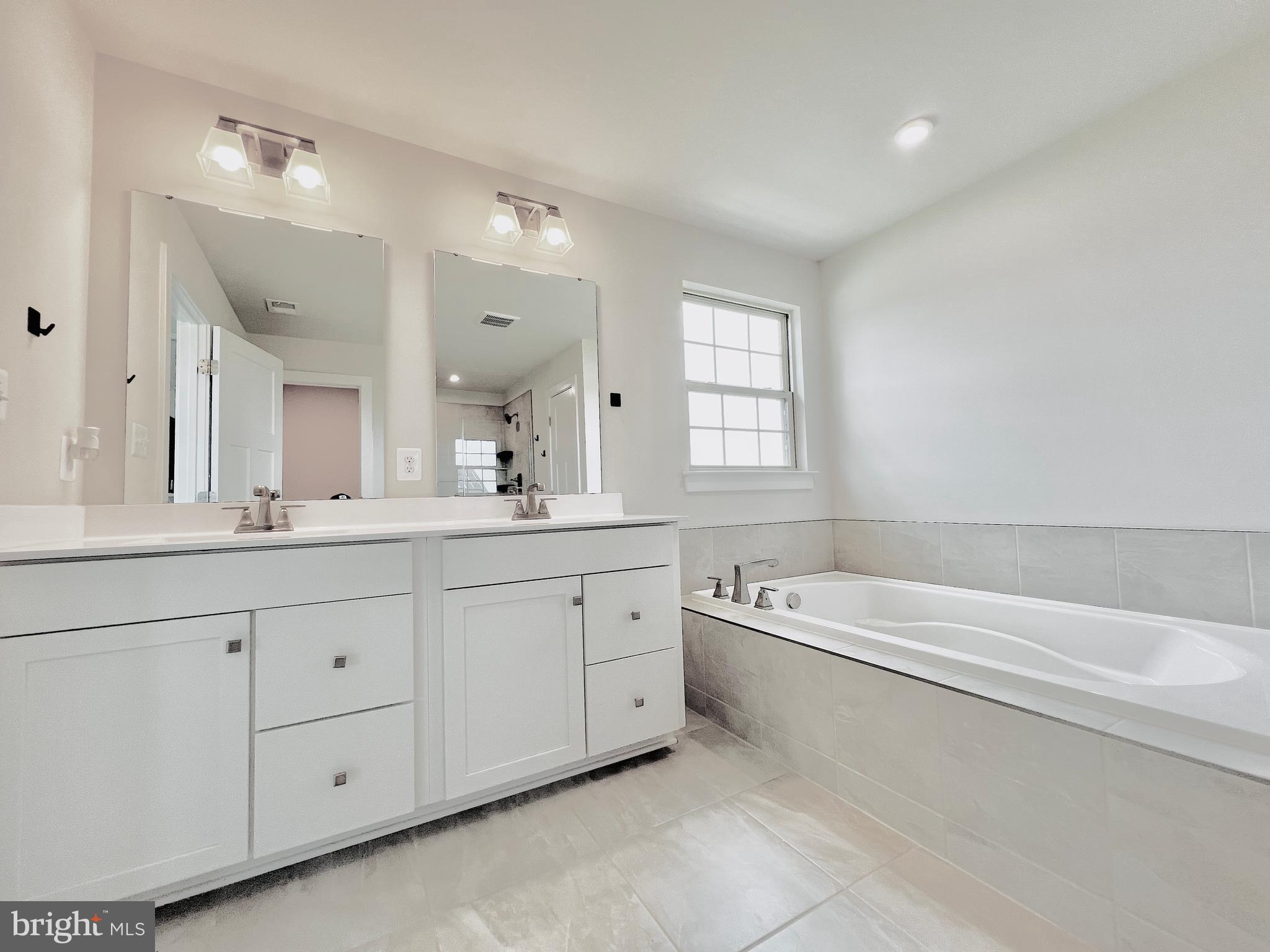 CANTER CREEK - Residential