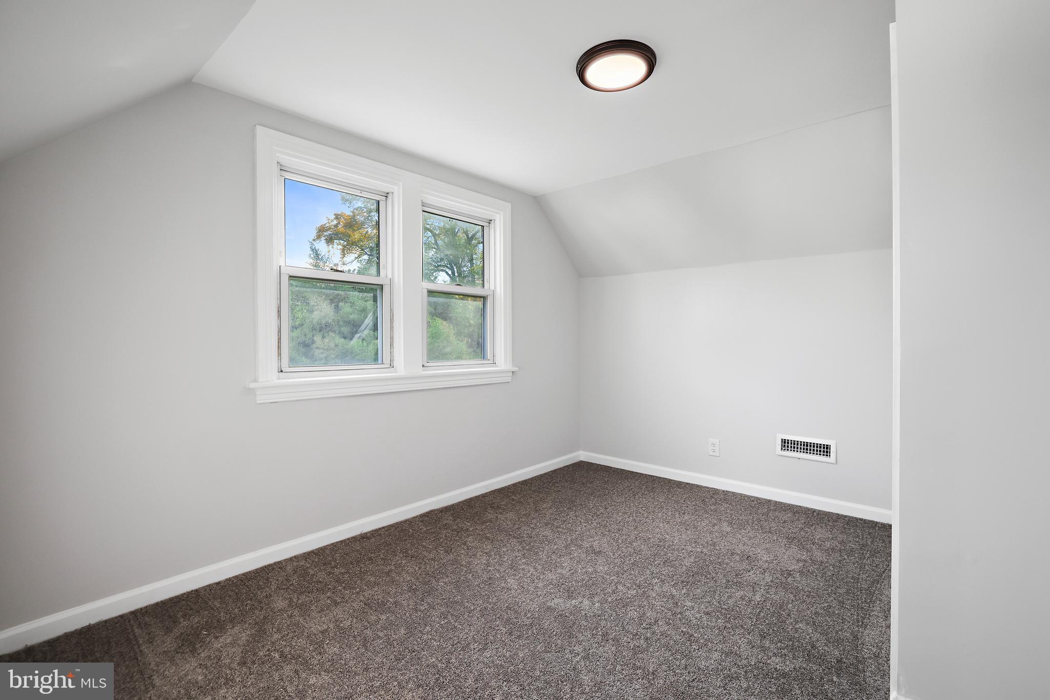 EDGEWOOD PARK - Residential