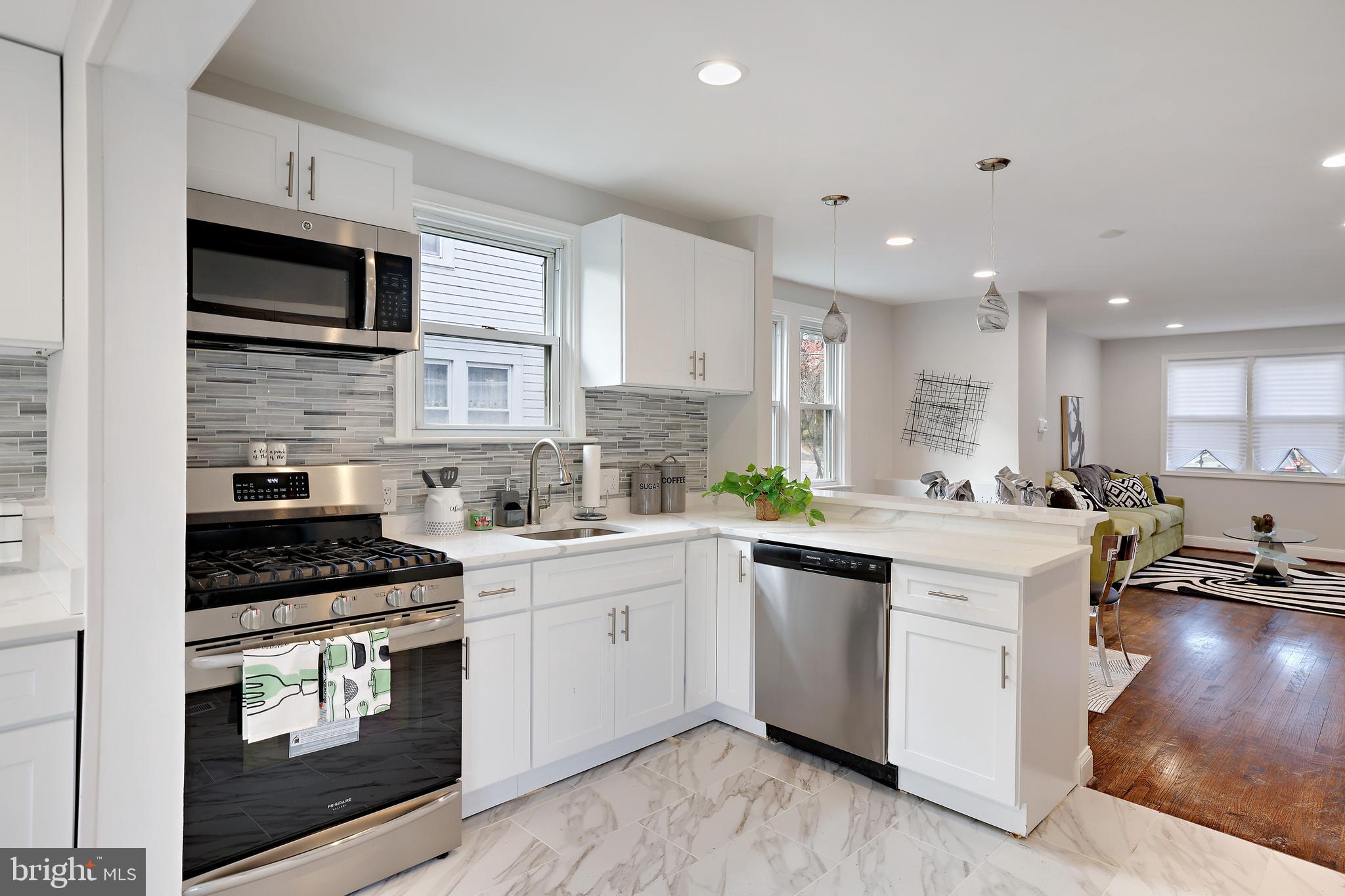 EDGEWOOD PARK - Residential