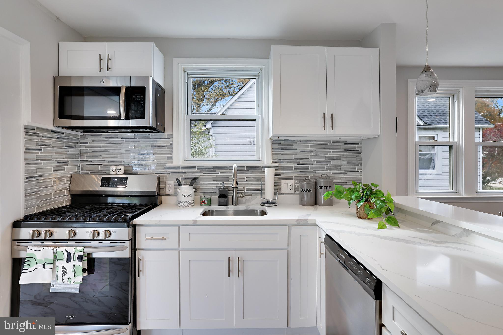 EDGEWOOD PARK - Residential