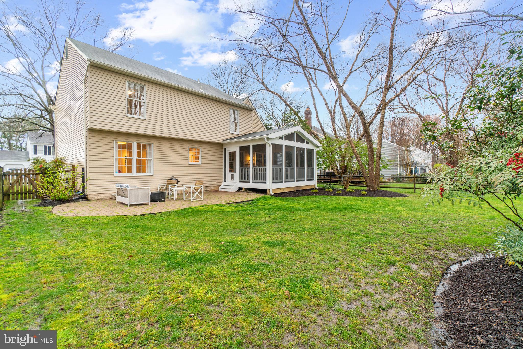 HUNT MEADOW - Residential