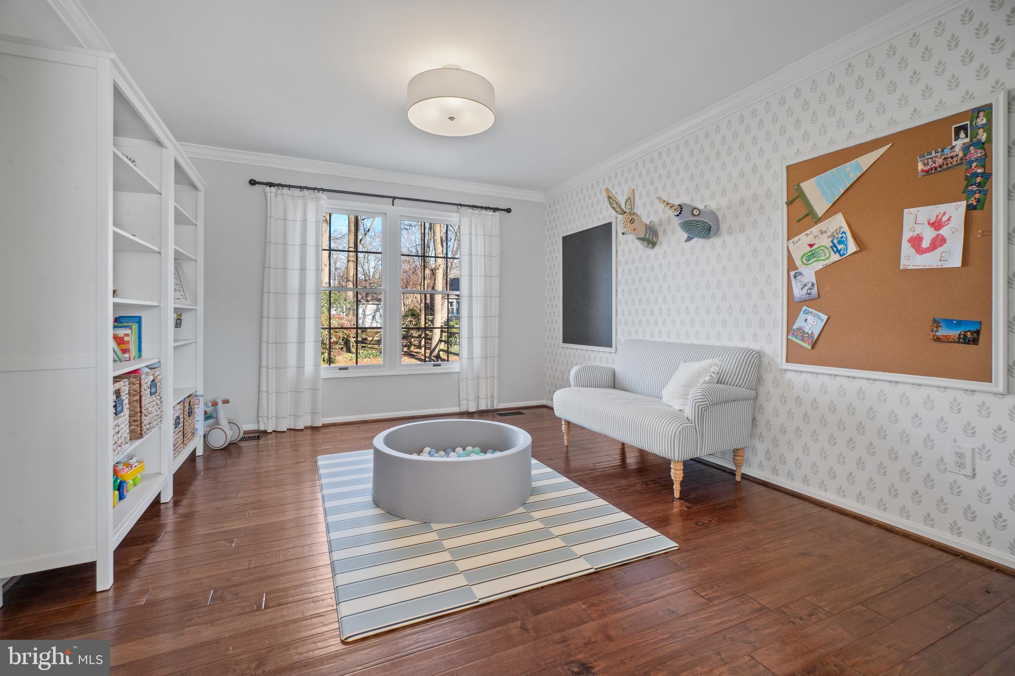 HUNT MEADOW - Residential